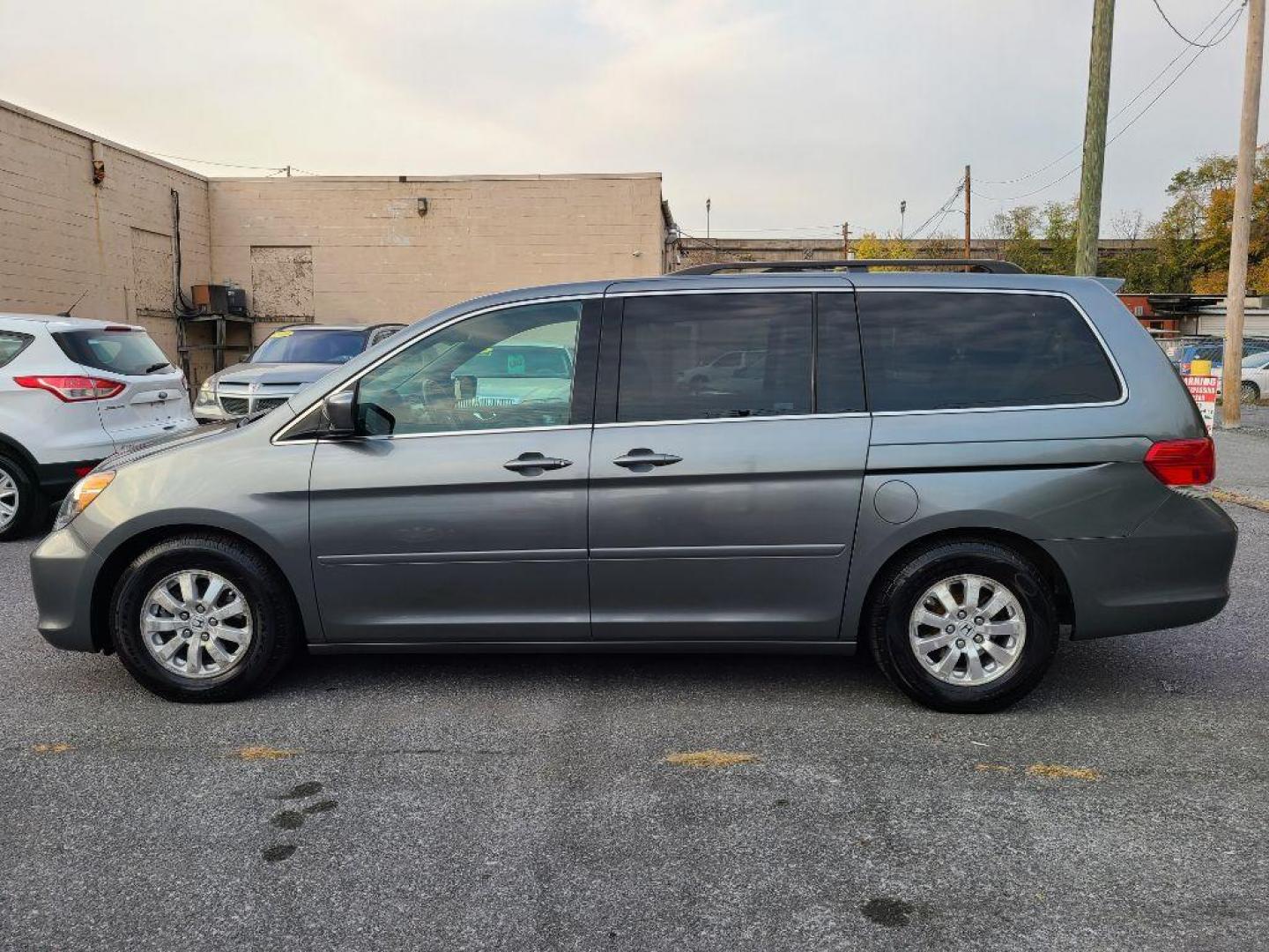 2009 GRAY HONDA ODYSSEY EXL (5FNRL38629B) with an 3.5L engine, Automatic transmission, located at 117 North Cameron Street, Harrisburg, PA, 17101, (717) 963-8962, 40.266762, -76.875259 - WE FINANCE!!! Good Credit/ Bad Credit/ No Credit - ALL Trade-Ins Welcomed!!! ***Guaranteed Credit Approval*** APPLY ONLINE or CALL us TODAY ;) Internet Prices and Marketplace Prices are SPECIAL discounted ***CASH DEALS*** Retail Prices are higher. Please call us to discuss your cash and finan - Photo#1