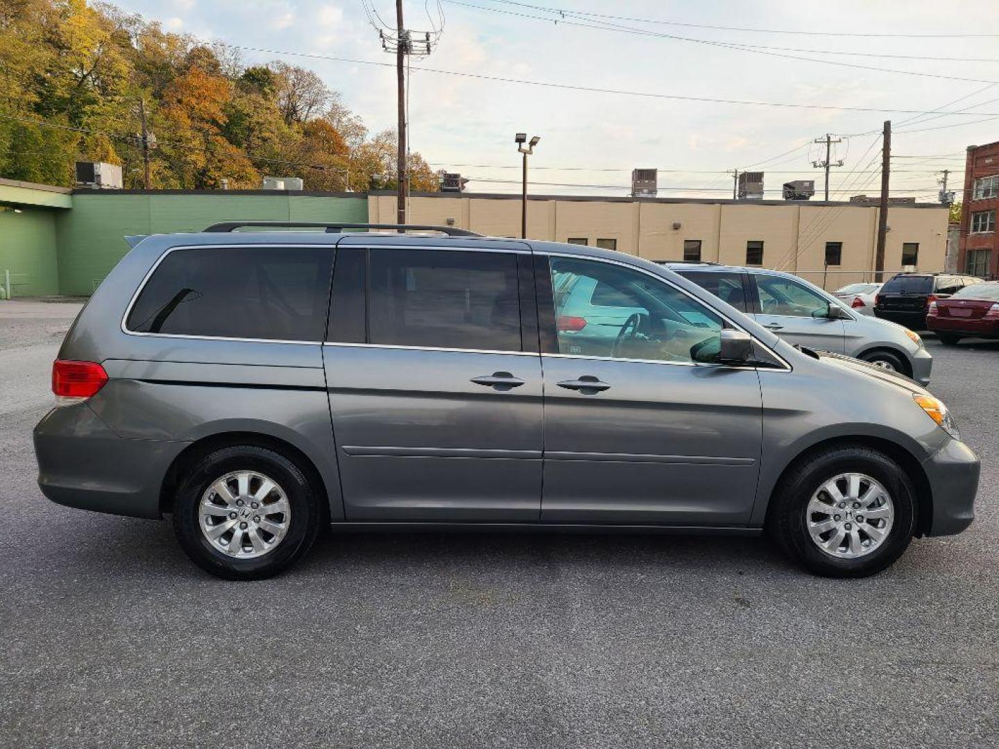 2009 GRAY HONDA ODYSSEY EXL (5FNRL38629B) with an 3.5L engine, Automatic transmission, located at 117 North Cameron Street, Harrisburg, PA, 17101, (717) 963-8962, 40.266762, -76.875259 - WE FINANCE!!! Good Credit/ Bad Credit/ No Credit - ALL Trade-Ins Welcomed!!! ***Guaranteed Credit Approval*** APPLY ONLINE or CALL us TODAY ;) Internet Prices and Marketplace Prices are SPECIAL discounted ***CASH DEALS*** Retail Prices are higher. Please call us to discuss your cash and finan - Photo#5