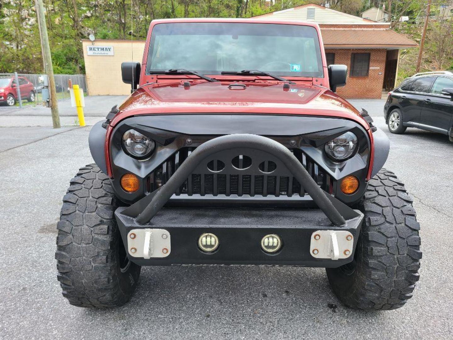 2009 BURGUN JEEP WRANGLER X (1J4FA24179L) with an 3.8L engine, 4-Speed Manual transmission, located at 117 North Cameron Street, Harrisburg, PA, 17101, (717) 963-8962, 40.266762, -76.875259 - WE FINANCE!!! Good Credit/ Bad Credit/ No Credit - ALL Trade-Ins Welcomed!!! ***Guaranteed Credit Approval*** APPLY ONLINE or CALL us TODAY ;) Internet Prices and Marketplace Prices are SPECIAL discounted ***CASH DEALS*** Retail Prices are higher. Please call us to discuss your cash and finan - Photo#7