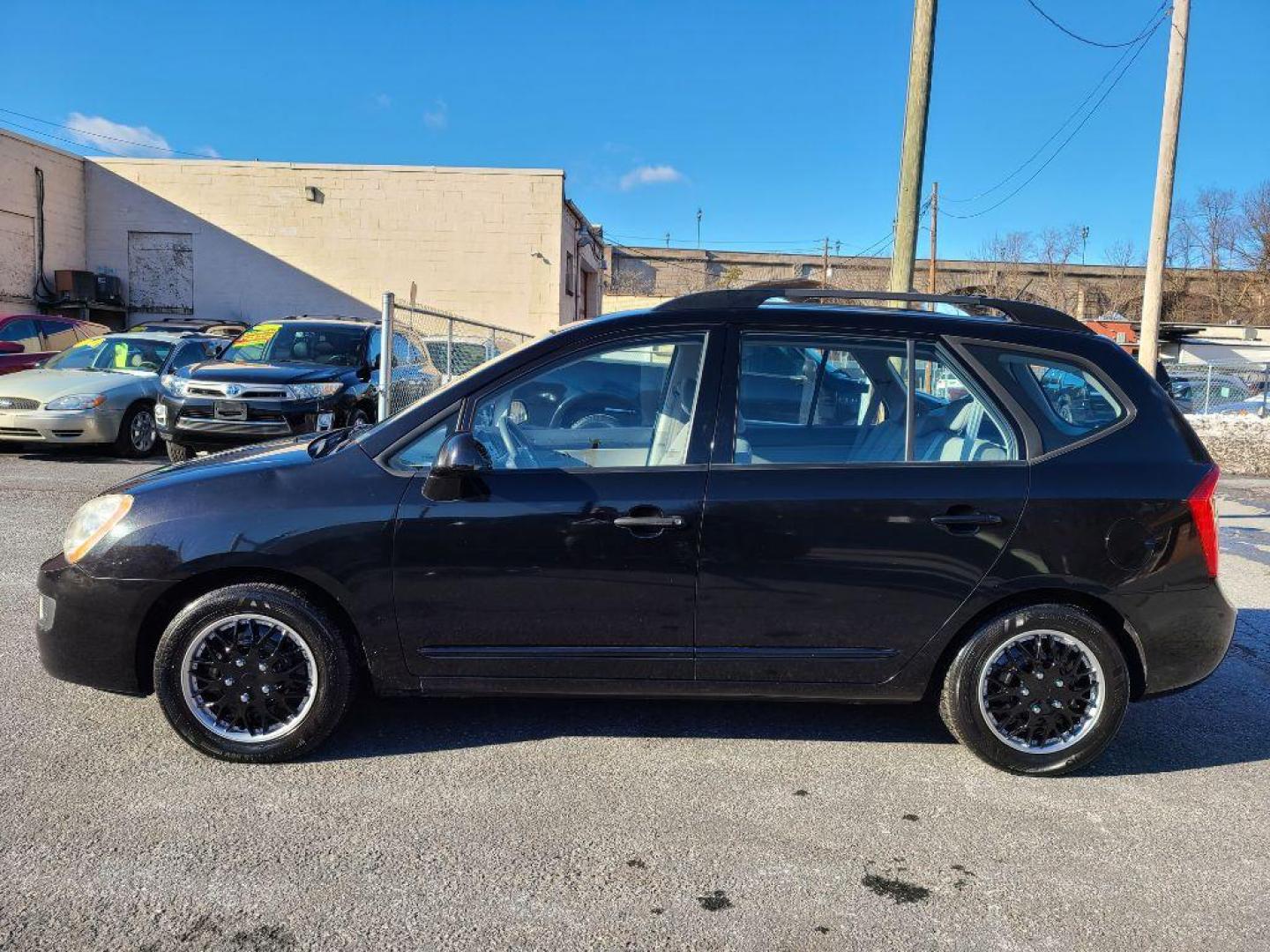 2009 BLACK KIA RONDO BASE (KNAFG528097) with an 2.4L engine, Automatic transmission, located at 7981 Paxton Street, Harrisburg, PA, 17111, (717) 561-2926, 40.261490, -76.749229 - WE FINANCE!!! Good Credit/ Bad Credit/ No Credit - ALL Trade-Ins Welcomed!!! ***Guaranteed Credit Approval*** APPLY ONLINE or CALL us TODAY ;) Internet Prices and Marketplace Prices are SPECIAL discounted ***CASH DEALS*** Retail Prices are higher. Please call us to discuss your cash and finan - Photo#1