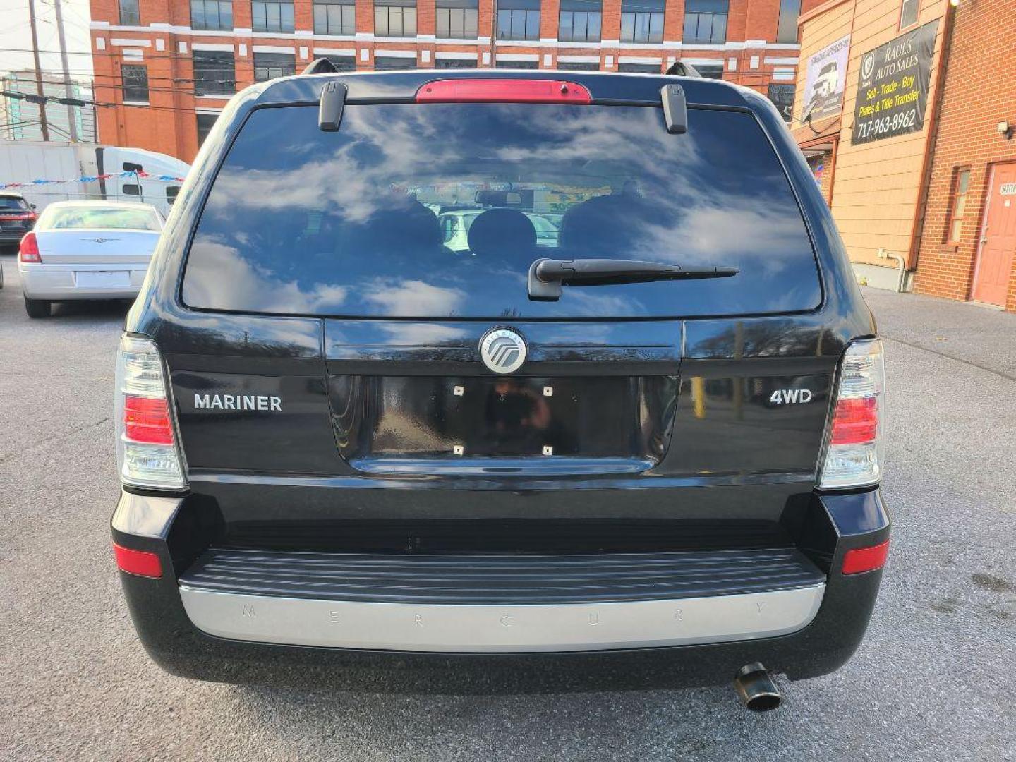 2009 BLACK MERCURY MARINER (4M2CU91729K) with an 2.5L engine, Automatic transmission, located at 117 North Cameron Street, Harrisburg, PA, 17101, (717) 963-8962, 40.266762, -76.875259 - WE FINANCE!!! Good Credit/ Bad Credit/ No Credit - ALL Trade-Ins Welcomed!!! ***Guaranteed Credit Approval*** APPLY ONLINE or CALL us TODAY ;) Internet Prices and Marketplace Prices are SPECIAL discounted ***CASH DEALS*** Retail Prices are higher. Please call us to discuss your cash and finan - Photo#3