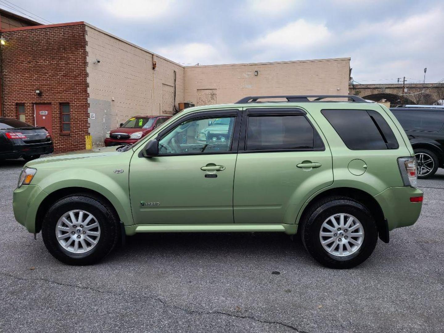 2009 GREEN MERCURY MARINER HYBRID (4M2CU29379K) with an 2.5L engine, Continuously Variable transmission, located at 7981 Paxton Street, Harrisburg, PA, 17111, (717) 561-2926, 40.261490, -76.749229 - WE FINANCE!!! Good Credit/ Bad Credit/ No Credit - ALL Trade-Ins Welcomed!!! ***Guaranteed Credit Approval*** APPLY ONLINE or CALL us TODAY ;) Internet Prices and Marketplace Prices are SPECIAL discounted ***CASH DEALS*** Retail Prices are higher. Please call us to discuss your cash and finan - Photo#1