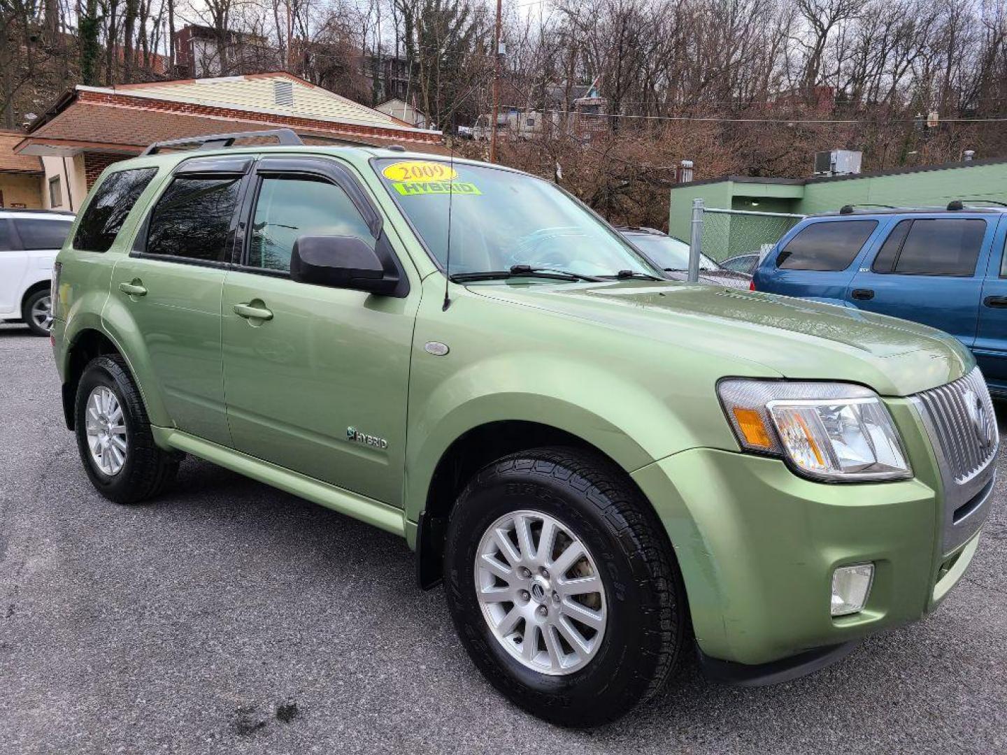 2009 GREEN MERCURY MARINER HYBRID (4M2CU29379K) with an 2.5L engine, Continuously Variable transmission, located at 7981 Paxton Street, Harrisburg, PA, 17111, (717) 561-2926, 40.261490, -76.749229 - WE FINANCE!!! Good Credit/ Bad Credit/ No Credit - ALL Trade-Ins Welcomed!!! ***Guaranteed Credit Approval*** APPLY ONLINE or CALL us TODAY ;) Internet Prices and Marketplace Prices are SPECIAL discounted ***CASH DEALS*** Retail Prices are higher. Please call us to discuss your cash and finan - Photo#6