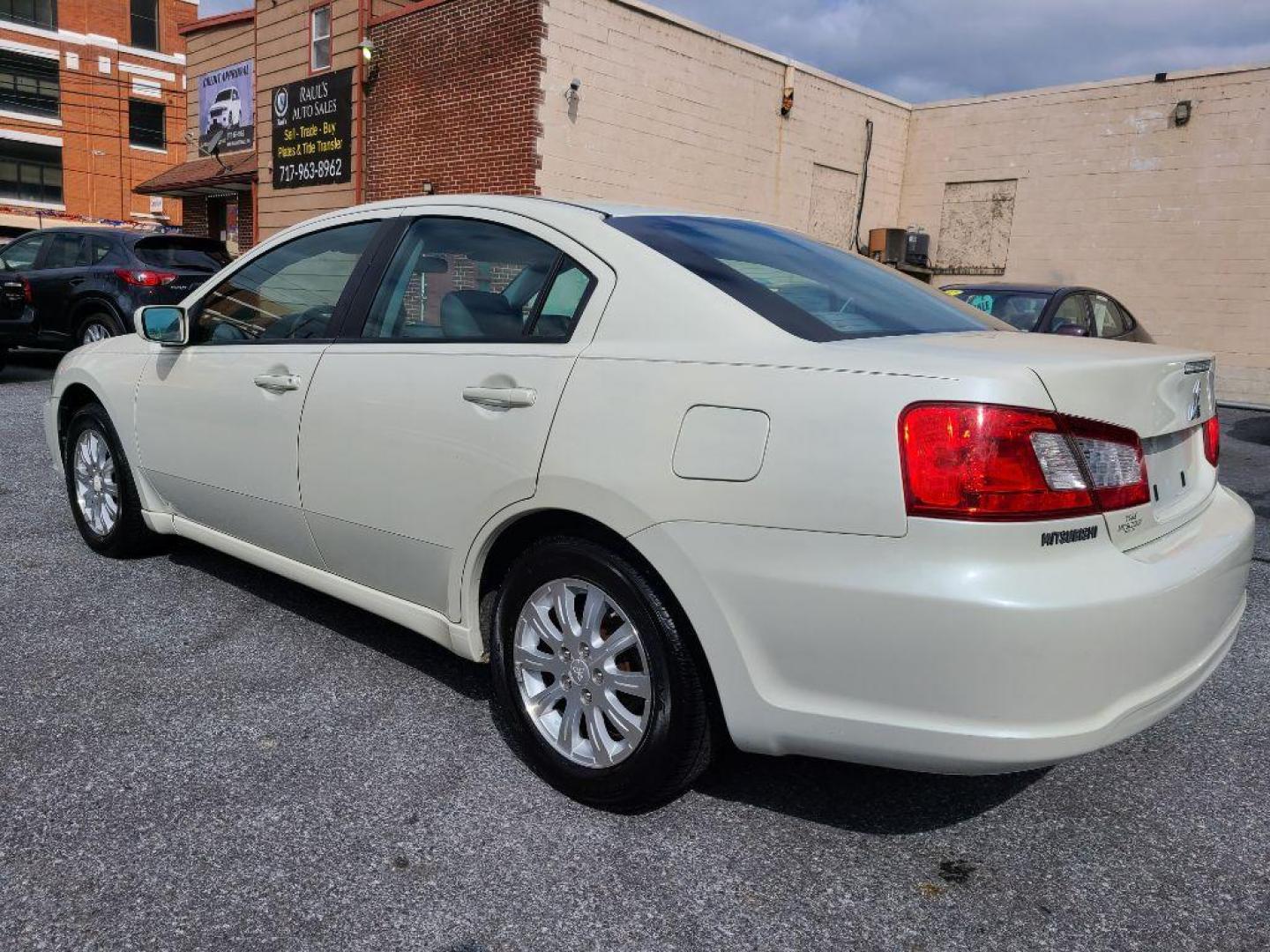 2009 WHITE MITSUBISHI GALANT ES (4A3AB36F09E) with an 2.4L engine, Automatic transmission, located at 117 North Cameron Street, Harrisburg, PA, 17101, (717) 963-8962, 40.266762, -76.875259 - WE FINANCE!!! Good Credit/ Bad Credit/ No Credit - ALL Trade-Ins Welcomed!!! ***Guaranteed Credit Approval*** APPLY ONLINE or CALL us TODAY ;) Internet Prices and Marketplace Prices are SPECIAL discounted ***CASH DEALS*** Retail Prices are higher. Please call us to discuss your cash and finan - Photo#2