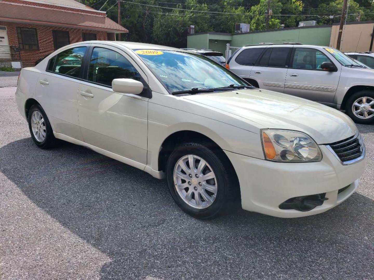 2009 WHITE MITSUBISHI GALANT ES (4A3AB36F09E) with an 2.4L engine, Automatic transmission, located at 117 North Cameron Street, Harrisburg, PA, 17101, (717) 963-8962, 40.266762, -76.875259 - WE FINANCE!!! Good Credit/ Bad Credit/ No Credit - ALL Trade-Ins Welcomed!!! ***Guaranteed Credit Approval*** APPLY ONLINE or CALL us TODAY ;) Internet Prices and Marketplace Prices are SPECIAL discounted ***CASH DEALS*** Retail Prices are higher. Please call us to discuss your cash and finan - Photo#6