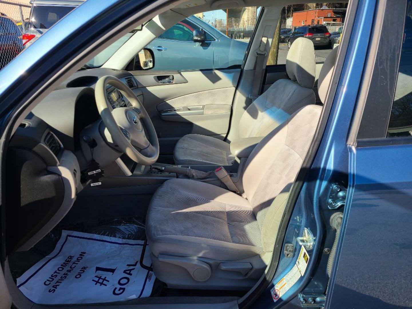 2009 BLUE SUBARU FORESTER 2.5X PREMIUM (JF2SH63659H) with an 2.5L engine, Automatic transmission, located at 117 North Cameron Street, Harrisburg, PA, 17101, (717) 963-8962, 40.266762, -76.875259 - WE FINANCE!!! Good Credit/ Bad Credit/ No Credit - ALL Trade-Ins Welcomed!!! ***Guaranteed Credit Approval*** APPLY ONLINE or CALL us TODAY ;) Internet Prices and Marketplace Prices are SPECIAL discounted ***CASH DEALS*** Retail Prices are higher. Please call us to discuss your cash and finan - Photo#14