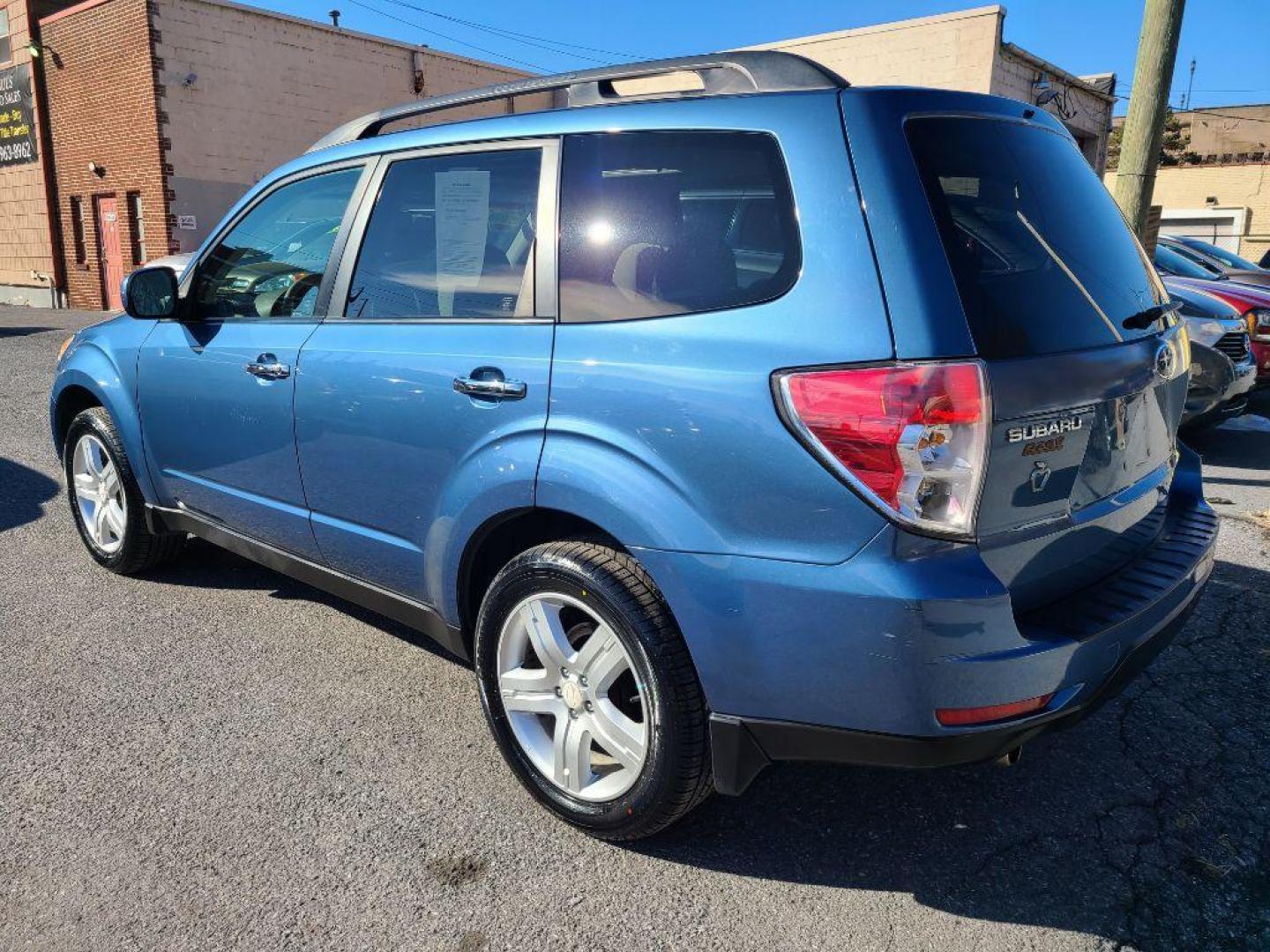 2009 BLUE SUBARU FORESTER 2.5X PREMIUM (JF2SH63659H) with an 2.5L engine, Automatic transmission, located at 117 North Cameron Street, Harrisburg, PA, 17101, (717) 963-8962, 40.266762, -76.875259 - WE FINANCE!!! Good Credit/ Bad Credit/ No Credit - ALL Trade-Ins Welcomed!!! ***Guaranteed Credit Approval*** APPLY ONLINE or CALL us TODAY ;) Internet Prices and Marketplace Prices are SPECIAL discounted ***CASH DEALS*** Retail Prices are higher. Please call us to discuss your cash and finan - Photo#2