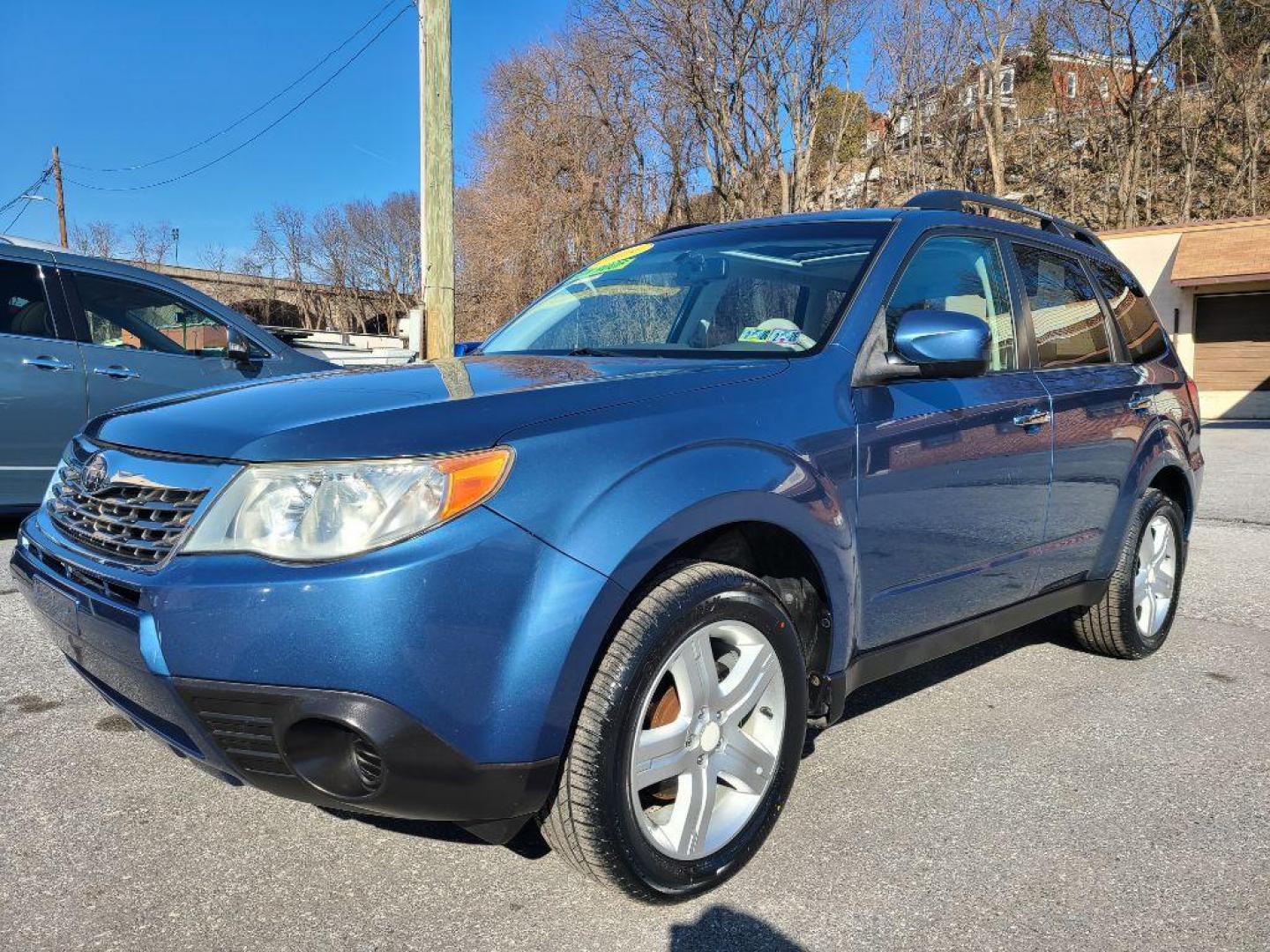 2009 BLUE SUBARU FORESTER 2.5X PREMIUM (JF2SH63659H) with an 2.5L engine, Automatic transmission, located at 117 North Cameron Street, Harrisburg, PA, 17101, (717) 963-8962, 40.266762, -76.875259 - WE FINANCE!!! Good Credit/ Bad Credit/ No Credit - ALL Trade-Ins Welcomed!!! ***Guaranteed Credit Approval*** APPLY ONLINE or CALL us TODAY ;) Internet Prices and Marketplace Prices are SPECIAL discounted ***CASH DEALS*** Retail Prices are higher. Please call us to discuss your cash and finan - Photo#3