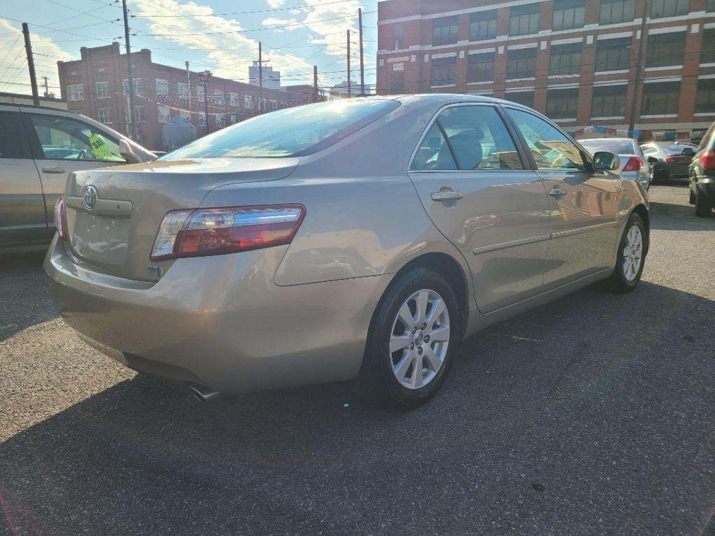 2009 GOLD TOYOTA CAMRY HYBRID (4T1BB46K89U) with an 2.4L engine, Continuously Variable transmission, located at 7981 Paxton Street, Harrisburg, PA, 17111, (717) 561-2926, 40.261490, -76.749229 - WE FINANCE!!! Good Credit/ Bad Credit/ No Credit - ALL Trade-Ins Welcomed!!! ***Guaranteed Credit Approval*** APPLY ONLINE or CALL us TODAY ;) Internet Prices and Marketplace Prices are SPECIAL discounted ***CASH DEALS*** Retail Prices are higher. Please call us to discuss your cash and finan - Photo#4