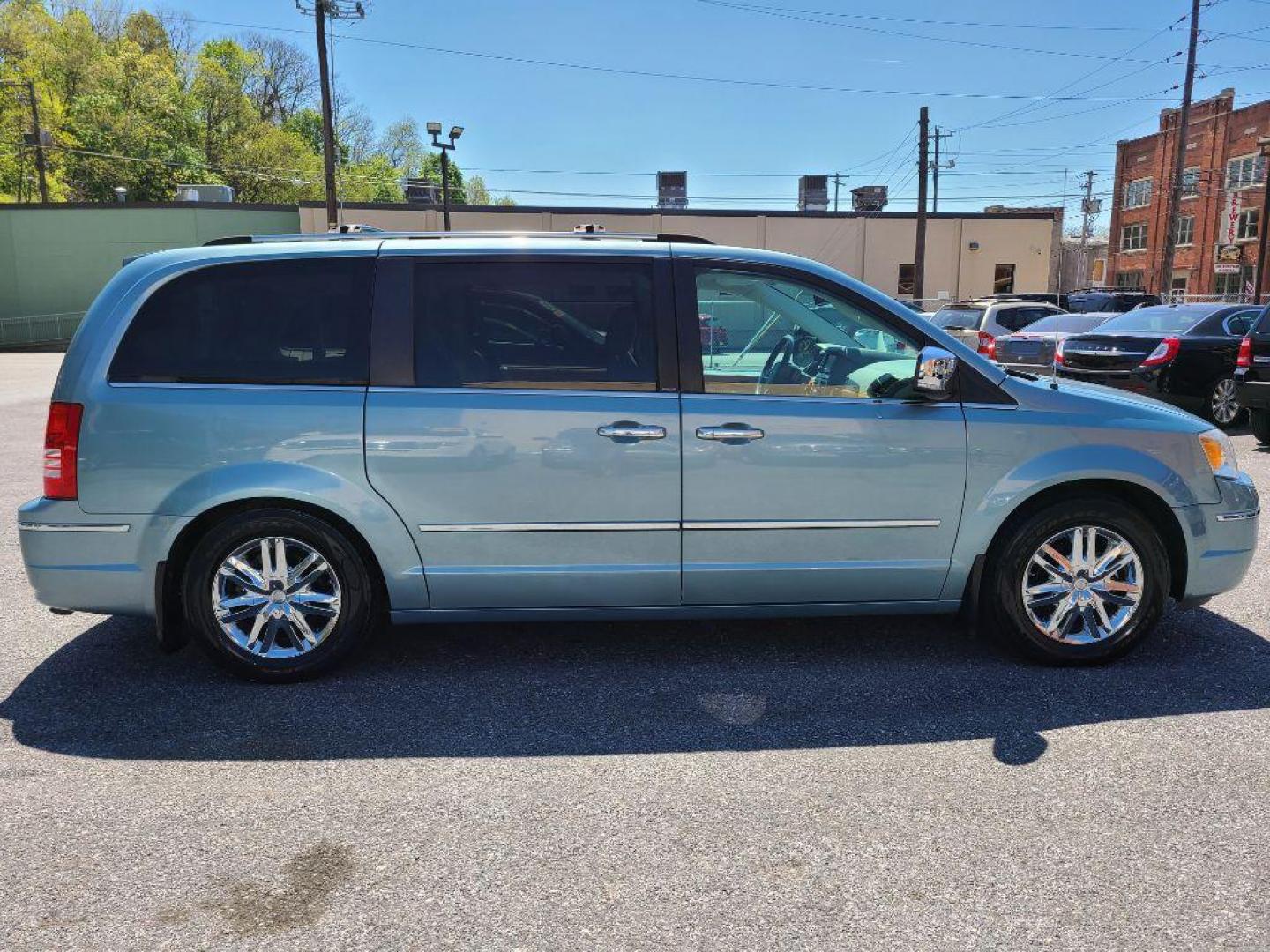 2010 BLUE CHRYSLER TOWN and COUNTRY LIMITED (2A4RR6DX9AR) with an 4.0L engine, Automatic transmission, located at 117 North Cameron Street, Harrisburg, PA, 17101, (717) 963-8962, 40.266762, -76.875259 - WE FINANCE!!! Good Credit/ Bad Credit/ No Credit - ALL Trade-Ins Welcomed!!! ***Guaranteed Credit Approval*** APPLY ONLINE or CALL us TODAY ;) Internet Prices and Marketplace Prices are SPECIAL discounted ***CASH DEALS*** Retail Prices are higher. Please call us to discuss your cash and finan - Photo#5