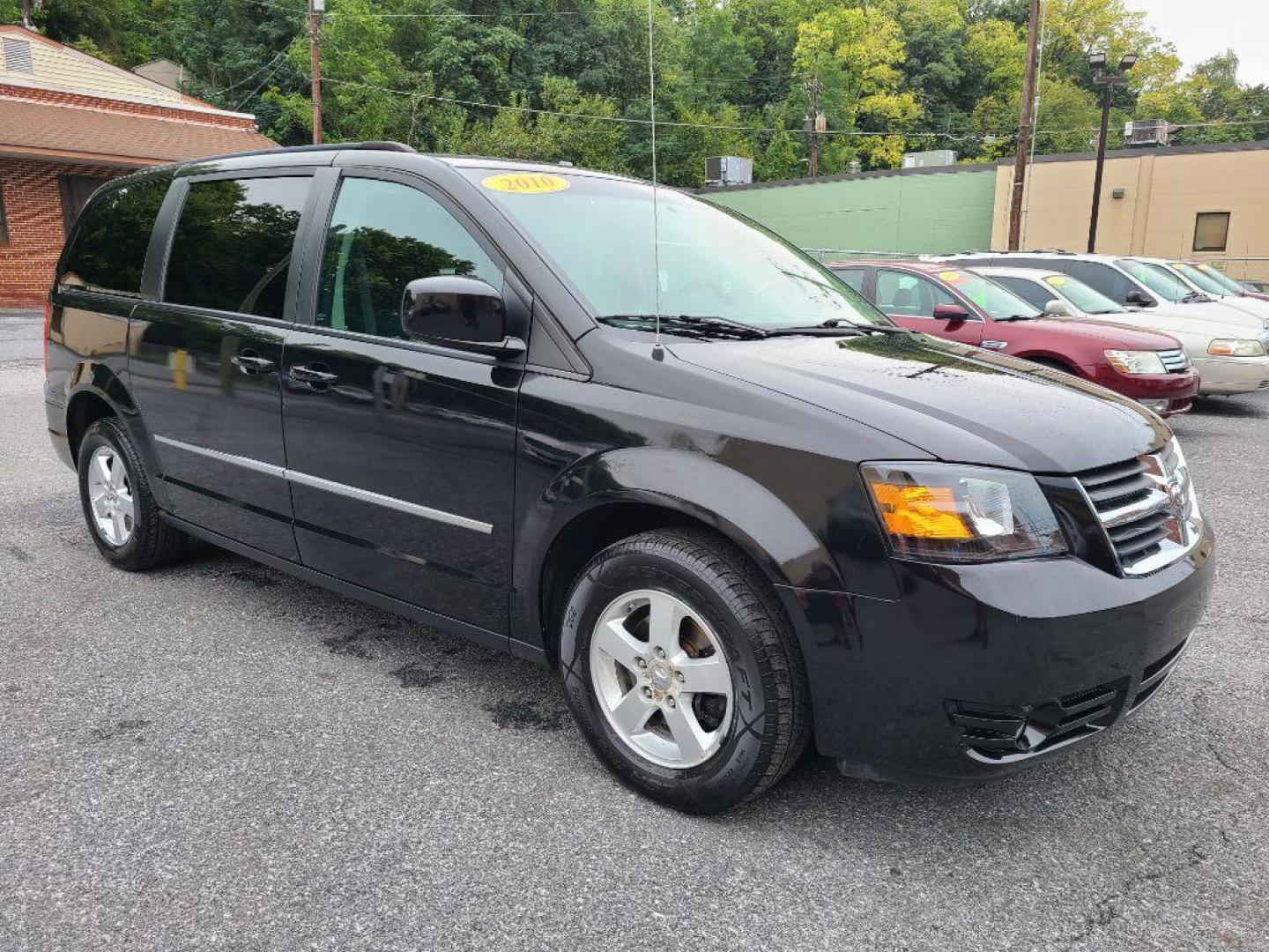 2010 BLACK DODGE GRAND CARAVAN SXT (2D4RN5DX6AR) with an 4.0L engine, Automatic transmission, located at 117 North Cameron Street, Harrisburg, PA, 17101, (717) 963-8962, 40.266762, -76.875259 - WE FINANCE!!! Good Credit/ Bad Credit/ No Credit - ALL Trade-Ins Welcomed!!! ***Guaranteed Credit Approval*** APPLY ONLINE or CALL us TODAY ;) Internet Prices and Marketplace Prices are SPECIAL discounted ***CASH DEALS*** Retail Prices are higher. Please call us to discuss your cash and finan - Photo#6