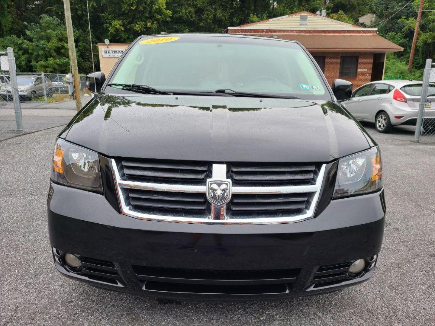 2010 BLACK DODGE GRAND CARAVAN SXT (2D4RN5DX6AR) with an 4.0L engine, Automatic transmission, located at 117 North Cameron Street, Harrisburg, PA, 17101, (717) 963-8962, 40.266762, -76.875259 - WE FINANCE!!! Good Credit/ Bad Credit/ No Credit - ALL Trade-Ins Welcomed!!! ***Guaranteed Credit Approval*** APPLY ONLINE or CALL us TODAY ;) Internet Prices and Marketplace Prices are SPECIAL discounted ***CASH DEALS*** Retail Prices are higher. Please call us to discuss your cash and finan - Photo#7