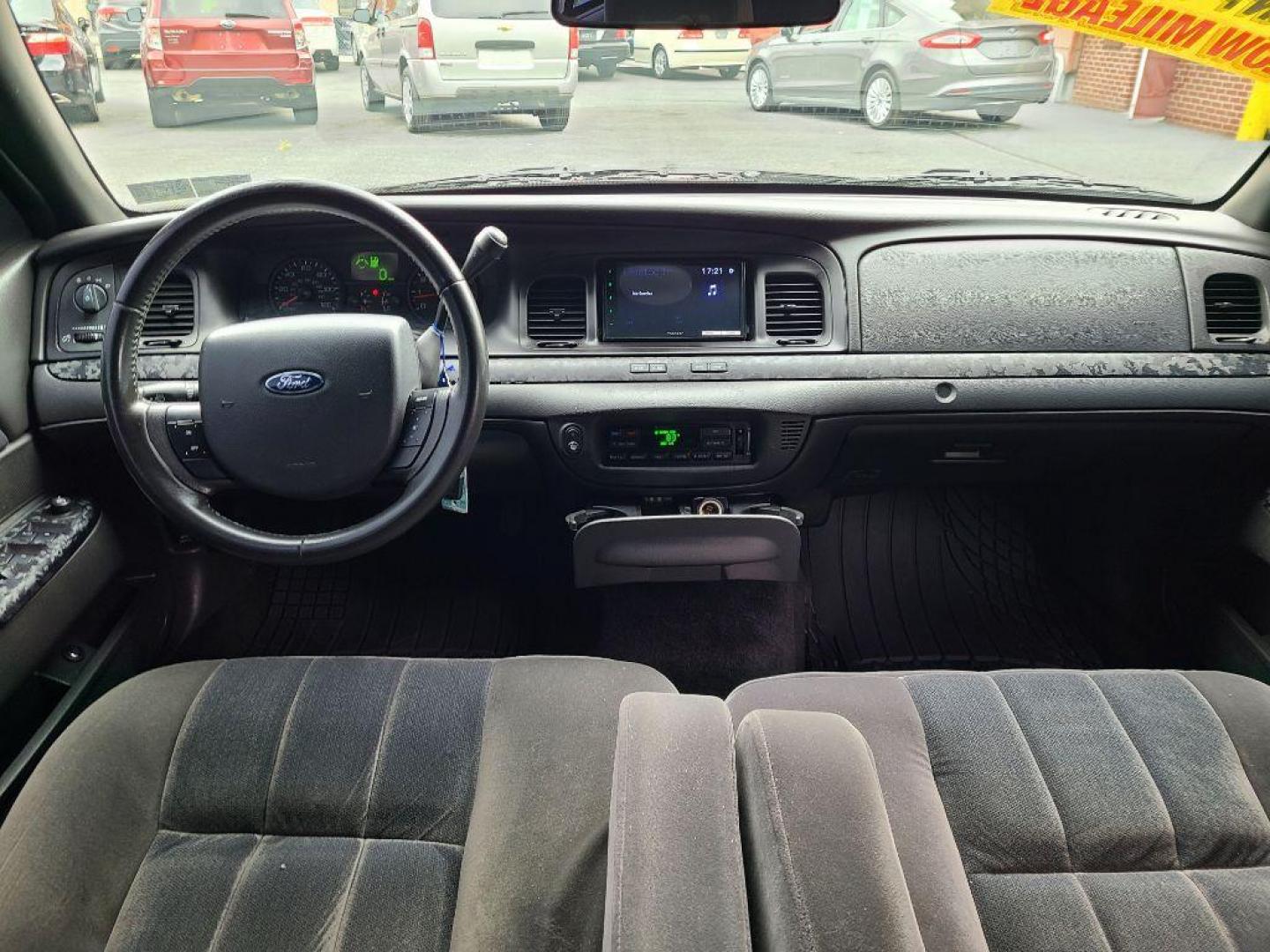 2010 BLACK FORD CROWN VICTORIA LX (2FABP7EV2AX) with an 4.6L engine, Automatic transmission, located at 117 North Cameron Street, Harrisburg, PA, 17101, (717) 963-8962, 40.266762, -76.875259 - WE FINANCE!!! Good Credit/ Bad Credit/ No Credit - ALL Trade-Ins Welcomed!!! ***Guaranteed Credit Approval*** APPLY ONLINE or CALL us TODAY ;) Internet Prices and Marketplace Prices are SPECIAL discounted ***CASH DEALS*** Retail Prices are higher. Please call us to discuss your cash and finan - Photo#10