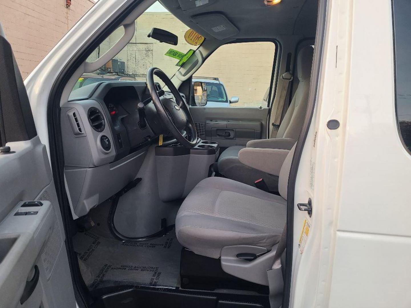 2010 WHITE FORD ECONOLINE E350 SUPER DUTY WAGON (1FBNE3BL8AD) with an 5.4L engine, Automatic transmission, located at 117 North Cameron Street, Harrisburg, PA, 17101, (717) 963-8962, 40.266762, -76.875259 - WE FINANCE!!! Good Credit/ Bad Credit/ No Credit - ALL Trade-Ins Welcomed!!! ***Guaranteed Credit Approval*** APPLY ONLINE or CALL us TODAY ;) Internet Prices and Marketplace Prices are SPECIAL discounted ***CASH DEALS*** Retail Prices are higher. Please call us to discuss your cash and finan - Photo#16