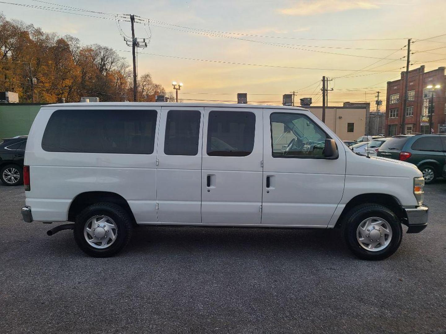 2010 WHITE FORD ECONOLINE E350 SUPER DUTY WAGON (1FBNE3BL8AD) with an 5.4L engine, Automatic transmission, located at 117 North Cameron Street, Harrisburg, PA, 17101, (717) 963-8962, 40.266762, -76.875259 - WE FINANCE!!! Good Credit/ Bad Credit/ No Credit - ALL Trade-Ins Welcomed!!! ***Guaranteed Credit Approval*** APPLY ONLINE or CALL us TODAY ;) Internet Prices and Marketplace Prices are SPECIAL discounted ***CASH DEALS*** Retail Prices are higher. Please call us to discuss your cash and finan - Photo#5