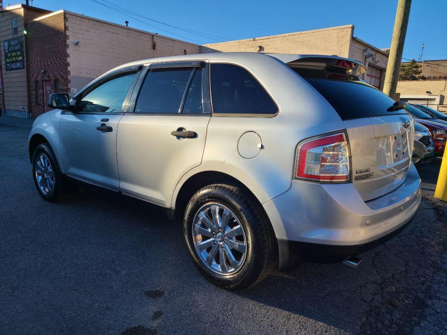 2010 SILVER FORD EDGE SEL (2FMDK3JC7AB) with an 3.5L engine, Automatic transmission, located at 7981 Paxton Street, Harrisburg, PA, 17111, (717) 561-2926, 40.261490, -76.749229 - WE FINANCE!!! Good Credit/ Bad Credit/ No Credit - ALL Trade-Ins Welcomed!!! ***Guaranteed Credit Approval*** APPLY ONLINE or CALL us TODAY ;) Internet Prices and Marketplace Prices are SPECIAL discounted ***CASH DEALS*** Retail Prices are higher. Please call us to discuss your cash and finan - Photo#2