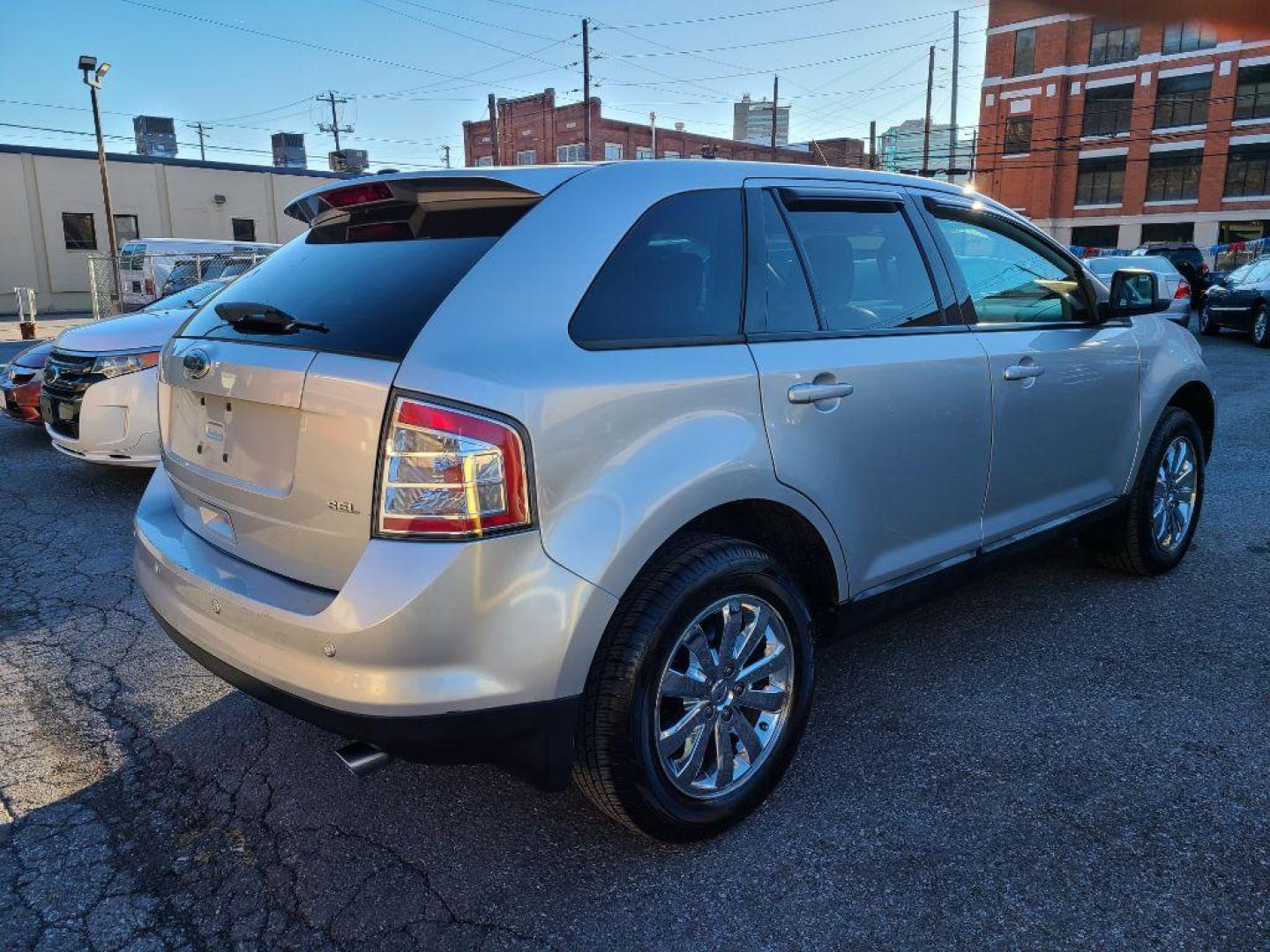 2010 SILVER FORD EDGE SEL (2FMDK3JC7AB) with an 3.5L engine, Automatic transmission, located at 7981 Paxton Street, Harrisburg, PA, 17111, (717) 561-2926, 40.261490, -76.749229 - WE FINANCE!!! Good Credit/ Bad Credit/ No Credit - ALL Trade-Ins Welcomed!!! ***Guaranteed Credit Approval*** APPLY ONLINE or CALL us TODAY ;) Internet Prices and Marketplace Prices are SPECIAL discounted ***CASH DEALS*** Retail Prices are higher. Please call us to discuss your cash and finan - Photo#4