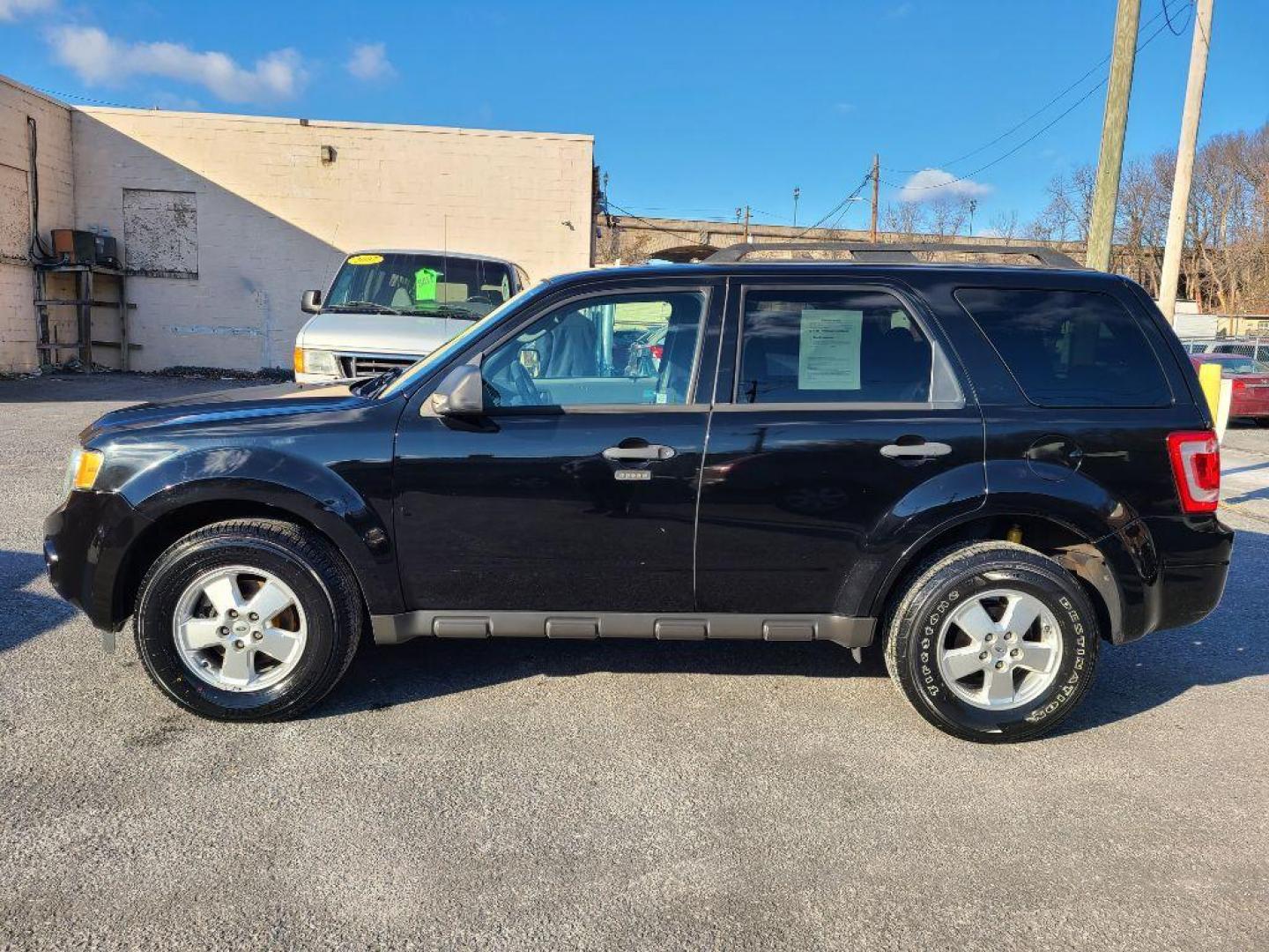 2010 BLACK FORD ESCAPE XLT (1FMCU9D75AK) with an 2.5L engine, Automatic transmission, located at 117 North Cameron Street, Harrisburg, PA, 17101, (717) 963-8962, 40.266762, -76.875259 - WE FINANCE!!! Good Credit/ Bad Credit/ No Credit - ALL Trade-Ins Welcomed!!! ***Guaranteed Credit Approval*** APPLY ONLINE or CALL us TODAY ;) Internet Prices and Marketplace Prices are SPECIAL discounted ***CASH DEALS*** Retail Prices are higher. Please call us to discuss your cash and finan - Photo#1