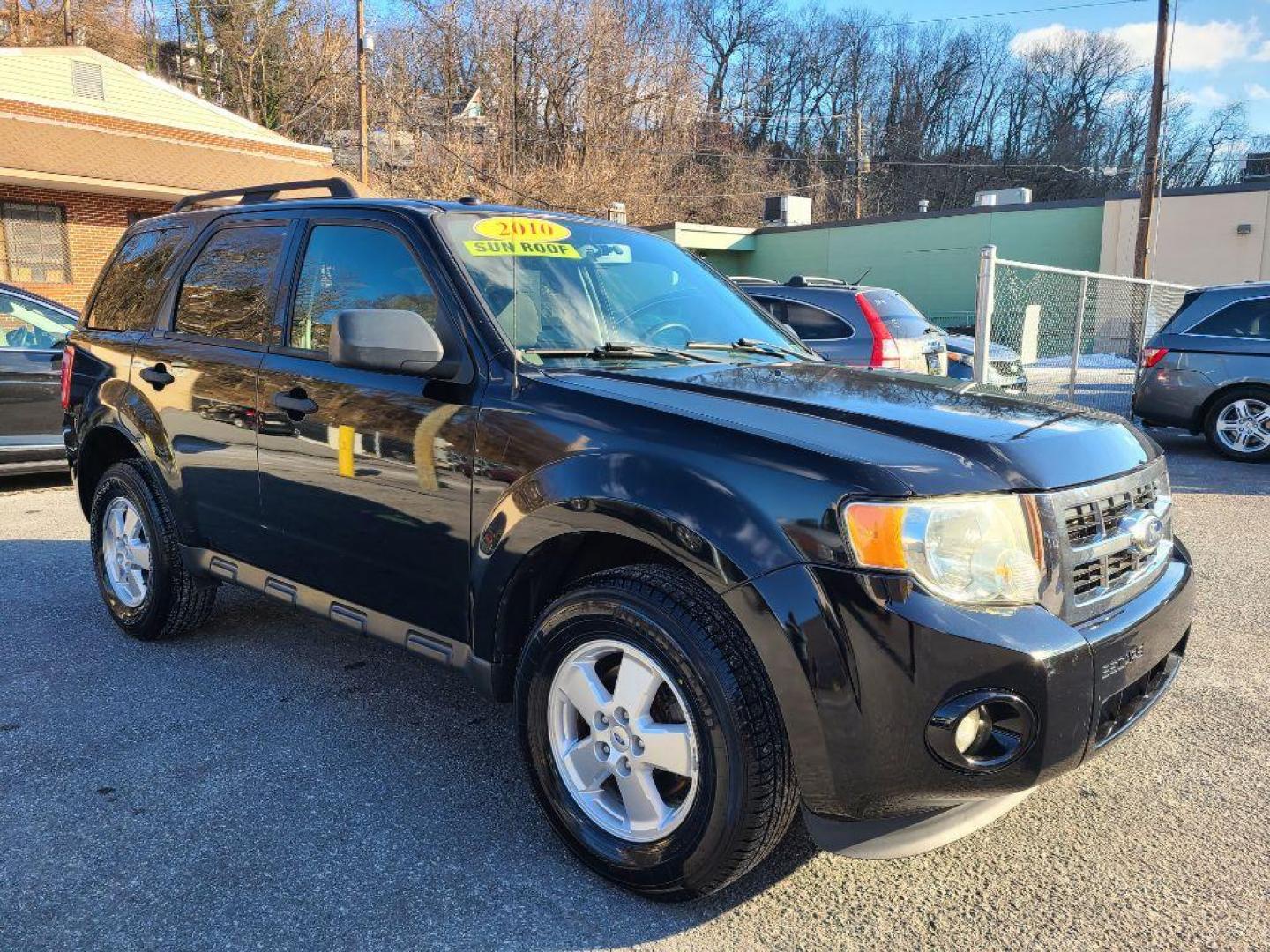 2010 BLACK FORD ESCAPE XLT (1FMCU9D75AK) with an 2.5L engine, Automatic transmission, located at 117 North Cameron Street, Harrisburg, PA, 17101, (717) 963-8962, 40.266762, -76.875259 - WE FINANCE!!! Good Credit/ Bad Credit/ No Credit - ALL Trade-Ins Welcomed!!! ***Guaranteed Credit Approval*** APPLY ONLINE or CALL us TODAY ;) Internet Prices and Marketplace Prices are SPECIAL discounted ***CASH DEALS*** Retail Prices are higher. Please call us to discuss your cash and finan - Photo#6