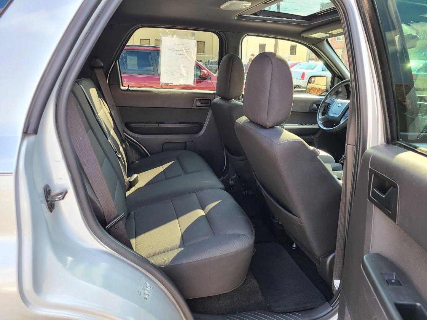 2010 SILVER FORD ESCAPE XLT (1FMCU9DG6AK) with an 3.0L engine, Automatic transmission, located at 117 North Cameron Street, Harrisburg, PA, 17101, (717) 963-8962, 40.266762, -76.875259 - WE FINANCE!!! Good Credit/ Bad Credit/ No Credit - ALL Trade-Ins Welcomed!!! ***Guaranteed Credit Approval*** APPLY ONLINE or CALL us TODAY ;) Internet Prices and Marketplace Prices are SPECIAL discounted ***CASH DEALS*** Retail Prices are higher. Please call us to discuss your cash and finan - Photo#11