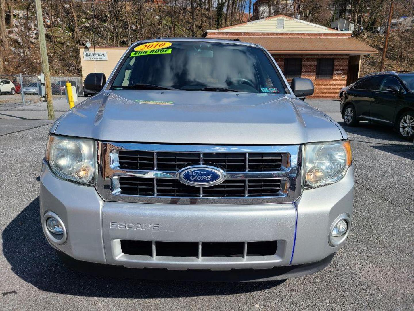 2010 SILVER FORD ESCAPE XLT (1FMCU9DG6AK) with an 3.0L engine, Automatic transmission, located at 117 North Cameron Street, Harrisburg, PA, 17101, (717) 963-8962, 40.266762, -76.875259 - WE FINANCE!!! Good Credit/ Bad Credit/ No Credit - ALL Trade-Ins Welcomed!!! ***Guaranteed Credit Approval*** APPLY ONLINE or CALL us TODAY ;) Internet Prices and Marketplace Prices are SPECIAL discounted ***CASH DEALS*** Retail Prices are higher. Please call us to discuss your cash and finan - Photo#7