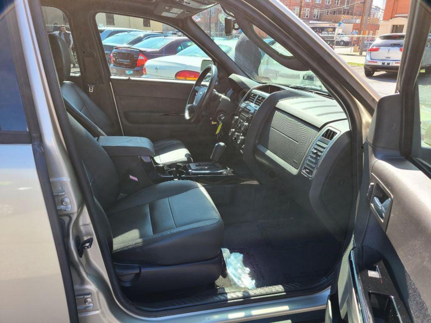 2010 GOLD FORD ESCAPE LIMITED (1FMCU9EG5AK) with an 3.0L engine, Automatic transmission, located at 117 North Cameron Street, Harrisburg, PA, 17101, (717) 963-8962, 40.266762, -76.875259 - WE FINANCE!!! Good Credit/ Bad Credit/ No Credit - ALL Trade-Ins Welcomed!!! ***Guaranteed Credit Approval*** APPLY ONLINE or CALL us TODAY ;) Internet Prices and Marketplace Prices are SPECIAL discounted ***CASH DEALS*** Retail Prices are higher. Please call us to discuss your cash and finan - Photo#12