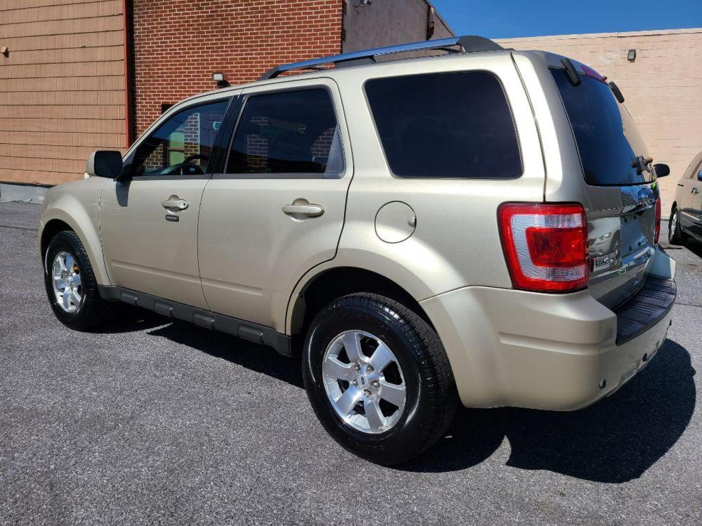 2010 GOLD FORD ESCAPE LIMITED (1FMCU9EG5AK) with an 3.0L engine, Automatic transmission, located at 117 North Cameron Street, Harrisburg, PA, 17101, (717) 963-8962, 40.266762, -76.875259 - WE FINANCE!!! Good Credit/ Bad Credit/ No Credit - ALL Trade-Ins Welcomed!!! ***Guaranteed Credit Approval*** APPLY ONLINE or CALL us TODAY ;) Internet Prices and Marketplace Prices are SPECIAL discounted ***CASH DEALS*** Retail Prices are higher. Please call us to discuss your cash and finan - Photo#2