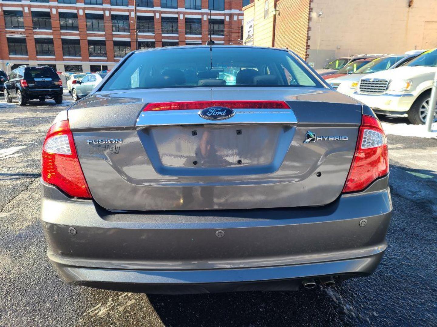 2010 GREY FORD FUSION HYBRID (3FADP0L38AR) with an 2.5L engine, Continuously Variable transmission, located at 117 North Cameron Street, Harrisburg, PA, 17101, (717) 963-8962, 40.266762, -76.875259 - WE FINANCE!!! Good Credit/ Bad Credit/ No Credit - ALL Trade-Ins Welcomed!!! ***Guaranteed Credit Approval*** APPLY ONLINE or CALL us TODAY ;) Internet Prices and Marketplace Prices are SPECIAL discounted ***CASH DEALS*** Retail Prices are higher. Please call us to discuss your cash and finan - Photo#3