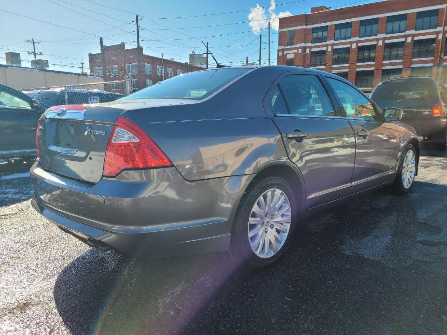 2010 GREY FORD FUSION HYBRID (3FADP0L38AR) with an 2.5L engine, Continuously Variable transmission, located at 117 North Cameron Street, Harrisburg, PA, 17101, (717) 963-8962, 40.266762, -76.875259 - WE FINANCE!!! Good Credit/ Bad Credit/ No Credit - ALL Trade-Ins Welcomed!!! ***Guaranteed Credit Approval*** APPLY ONLINE or CALL us TODAY ;) Internet Prices and Marketplace Prices are SPECIAL discounted ***CASH DEALS*** Retail Prices are higher. Please call us to discuss your cash and finan - Photo#4