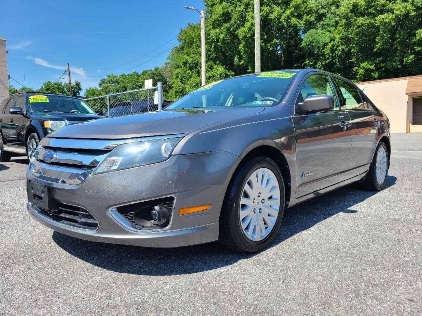 2010 GRAY FORD FUSION HYBRID (3FADP0L37AR) with an 2.5L engine, Continuously Variable transmission, located at 117 North Cameron Street, Harrisburg, PA, 17101, (717) 963-8962, 40.266762, -76.875259 - WE FINANCE!!! Good Credit/ Bad Credit/ No Credit - ALL Trade-Ins Welcomed!!! ***Guaranteed Credit Approval*** APPLY ONLINE or CALL us TODAY ;) Internet Prices and Marketplace Prices are SPECIAL discounted ***CASH DEALS*** Retail Prices are higher. Please call us to discuss your cash and finan - Photo#0