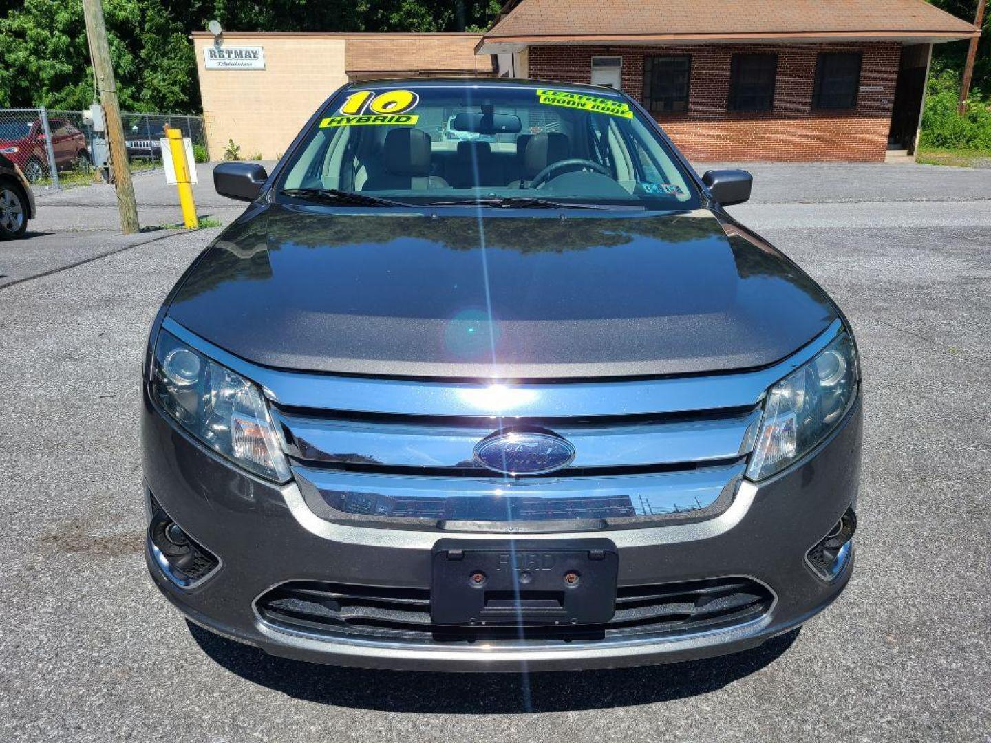 2010 GRAY FORD FUSION HYBRID (3FADP0L37AR) with an 2.5L engine, Continuously Variable transmission, located at 117 North Cameron Street, Harrisburg, PA, 17101, (717) 963-8962, 40.266762, -76.875259 - WE FINANCE!!! Good Credit/ Bad Credit/ No Credit - ALL Trade-Ins Welcomed!!! ***Guaranteed Credit Approval*** APPLY ONLINE or CALL us TODAY ;) Internet Prices and Marketplace Prices are SPECIAL discounted ***CASH DEALS*** Retail Prices are higher. Please call us to discuss your cash and finan - Photo#7