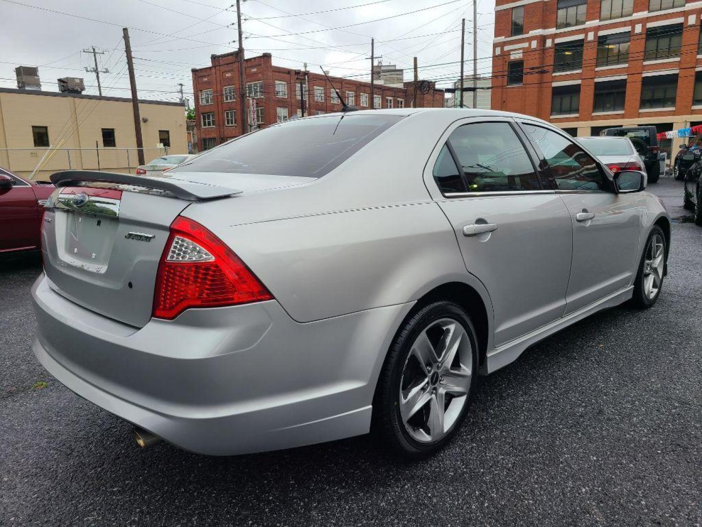 2010 SILVER FORD FUSION SPORT (3FAHP0KC6AR) with an 3.5L engine, Automatic transmission, located at 7981 Paxton Street, Harrisburg, PA, 17111, (717) 561-2926, 40.261490, -76.749229 - WE FINANCE!!! Good Credit/ Bad Credit/ No Credit - ALL Trade-Ins Welcomed!!! ***Guaranteed Credit Approval*** APPLY ONLINE or CALL us TODAY ;) Internet Prices and Marketplace Prices are SPECIAL discounted ***CASH DEALS*** Retail Prices are higher. Please call us to discuss your cash and finan - Photo#4