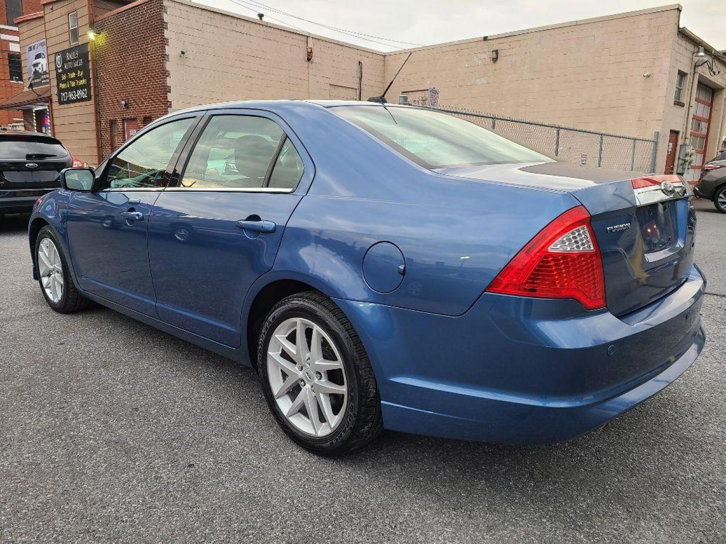 2010 BLUE FORD FUSION SEL (3FAHP0JA0AR) with an 2.5L engine, Automatic transmission, located at 7981 Paxton Street, Harrisburg, PA, 17111, (717) 561-2926, 40.261490, -76.749229 - WE FINANCE!!! Good Credit/ Bad Credit/ No Credit - ALL Trade-Ins Welcomed!!! ***Guaranteed Credit Approval*** APPLY ONLINE or CALL us TODAY ;) Internet Prices and Marketplace Prices are SPECIAL discounted ***CASH DEALS*** Retail Prices are higher. Please call us to discuss your cash and finan - Photo#2