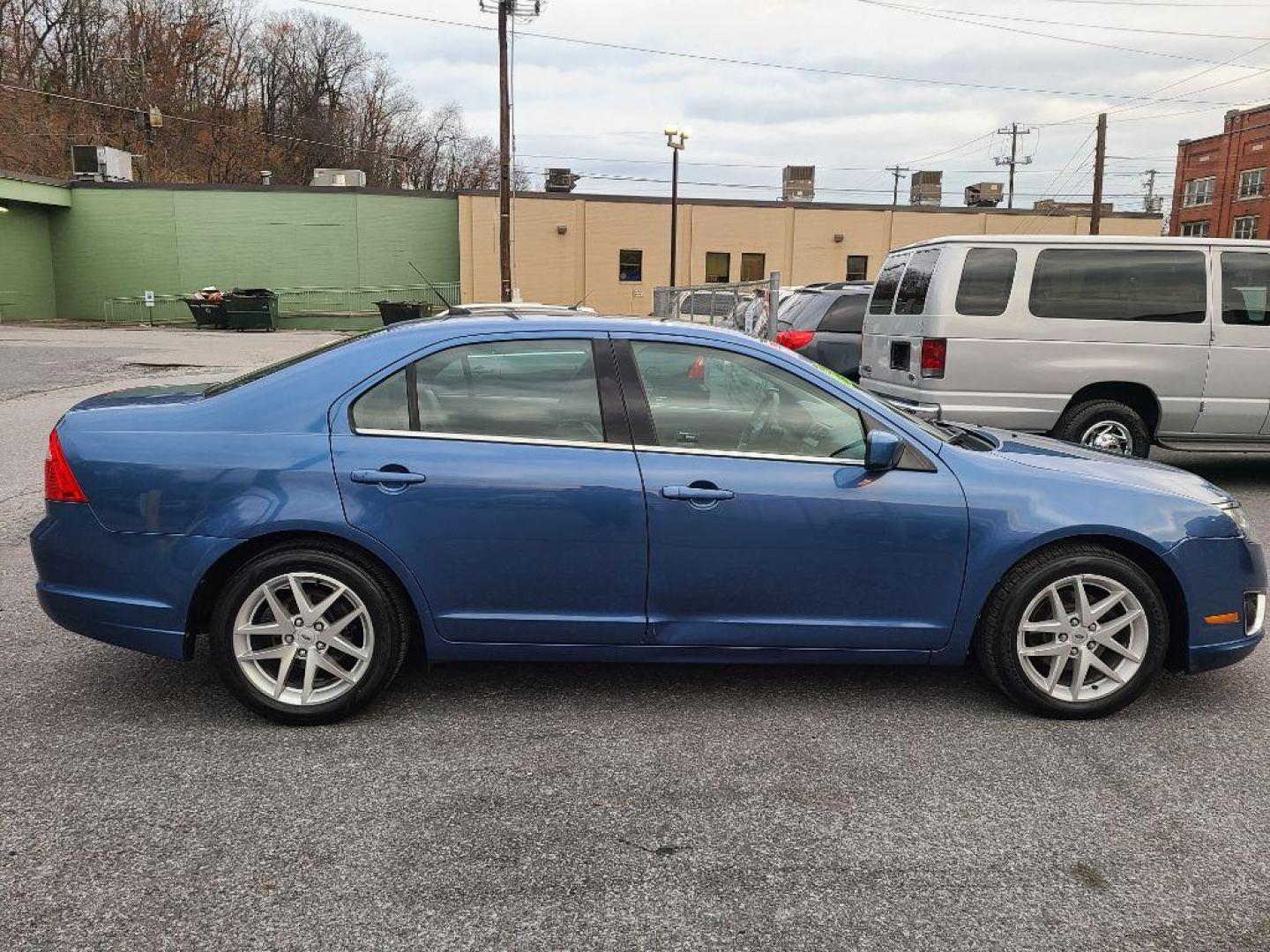 2010 BLUE FORD FUSION SEL (3FAHP0JA0AR) with an 2.5L engine, Automatic transmission, located at 7981 Paxton Street, Harrisburg, PA, 17111, (717) 561-2926, 40.261490, -76.749229 - WE FINANCE!!! Good Credit/ Bad Credit/ No Credit - ALL Trade-Ins Welcomed!!! ***Guaranteed Credit Approval*** APPLY ONLINE or CALL us TODAY ;) Internet Prices and Marketplace Prices are SPECIAL discounted ***CASH DEALS*** Retail Prices are higher. Please call us to discuss your cash and finan - Photo#5