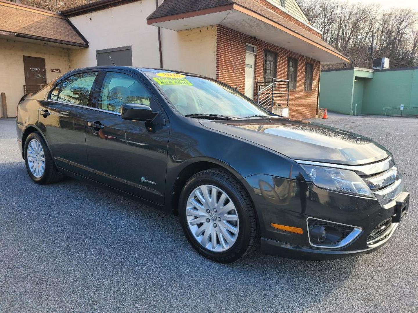 2010 GREEN FORD FUSION HYBRID (3FADP0L37AR) with an 2.5L engine, Continuously Variable transmission, located at 7981 Paxton Street, Harrisburg, PA, 17111, (717) 561-2926, 40.261490, -76.749229 - WE FINANCE!!! Good Credit/ Bad Credit/ No Credit - ALL Trade-Ins Welcomed!!! ***Guaranteed Credit Approval*** APPLY ONLINE or CALL us TODAY ;) Internet Prices and Marketplace Prices are SPECIAL discounted ***CASH DEALS*** Retail Prices are higher. Please call us to discuss your cash and finan - Photo#6