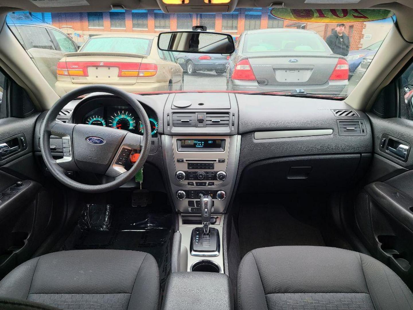 2010 RED FORD FUSION SE (3FAHP0HA7AR) with an 2.5L engine, Automatic transmission, located at 117 North Cameron Street, Harrisburg, PA, 17101, (717) 963-8962, 40.266762, -76.875259 - WE FINANCE!!! Good Credit/ Bad Credit/ No Credit - ALL Trade-Ins Welcomed!!! ***Guaranteed Credit Approval*** APPLY ONLINE or CALL us TODAY ;) Internet Prices and Marketplace Prices are SPECIAL discounted ***CASH DEALS*** Retail Prices are higher. Please call us to discuss your cash and finan - Photo#9