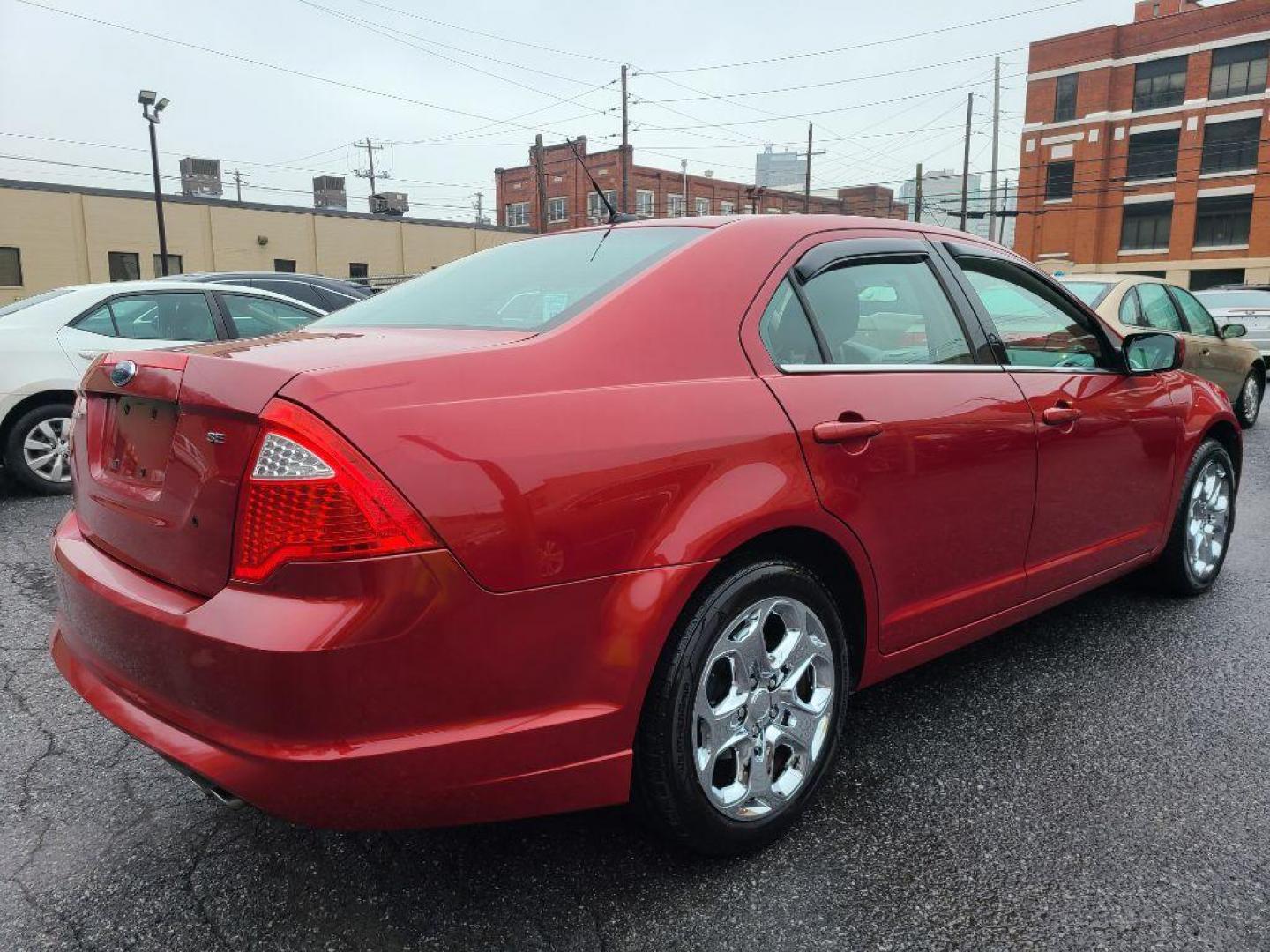 2010 RED FORD FUSION SE (3FAHP0HA7AR) with an 2.5L engine, Automatic transmission, located at 117 North Cameron Street, Harrisburg, PA, 17101, (717) 963-8962, 40.266762, -76.875259 - WE FINANCE!!! Good Credit/ Bad Credit/ No Credit - ALL Trade-Ins Welcomed!!! ***Guaranteed Credit Approval*** APPLY ONLINE or CALL us TODAY ;) Internet Prices and Marketplace Prices are SPECIAL discounted ***CASH DEALS*** Retail Prices are higher. Please call us to discuss your cash and finan - Photo#4