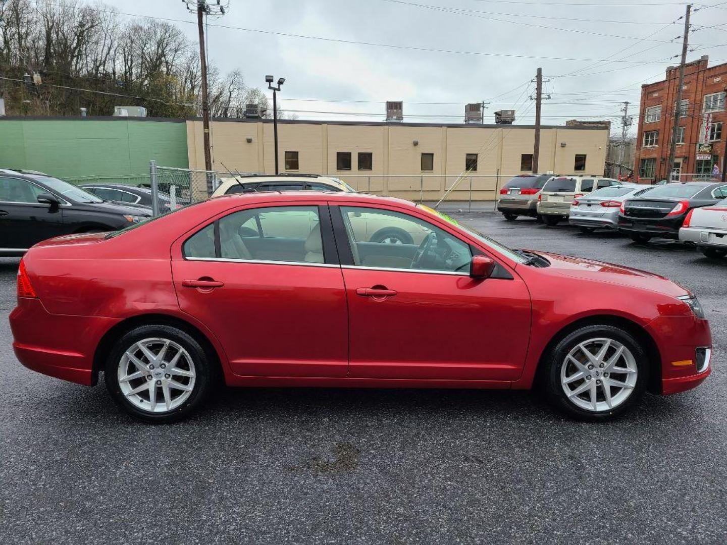 2010 RED FORD FUSION SEL (3FAHP0JAXAR) with an 2.5L engine, Automatic transmission, located at 117 North Cameron Street, Harrisburg, PA, 17101, (717) 963-8962, 40.266762, -76.875259 - WE FINANCE!!! Good Credit/ Bad Credit/ No Credit - ALL Trade-Ins Welcomed!!! ***Guaranteed Credit Approval*** APPLY ONLINE or CALL us TODAY ;) Internet Prices and Marketplace Prices are SPECIAL discounted ***CASH DEALS*** Retail Prices are higher. Please call us to discuss your cash and finan - Photo#5