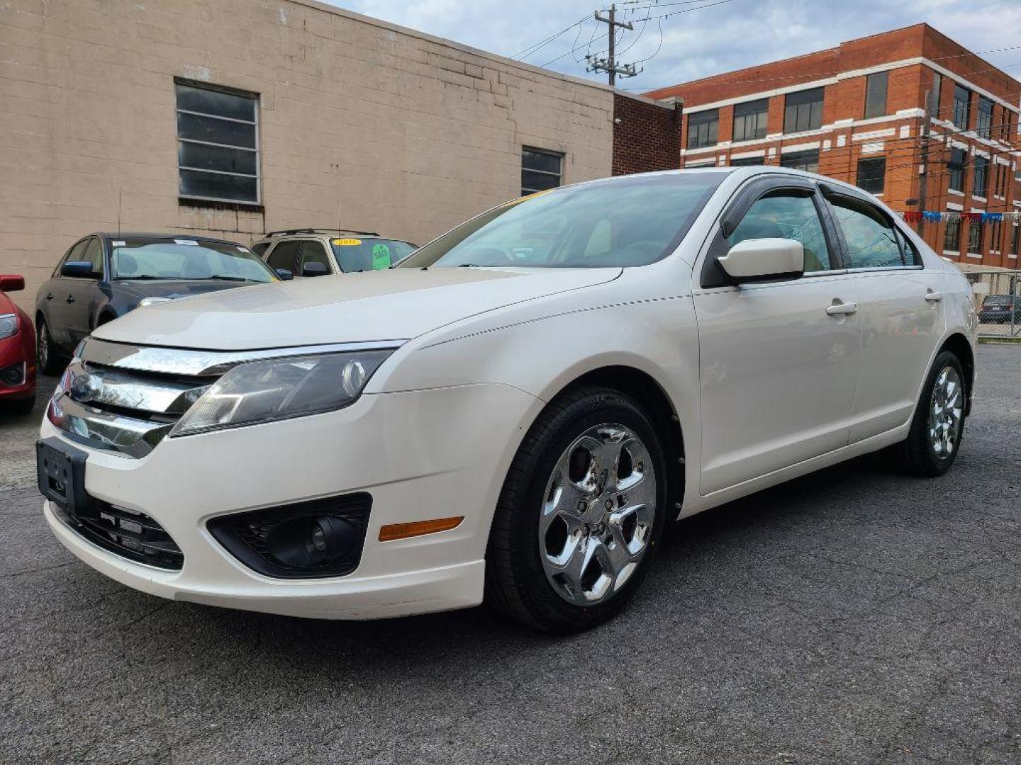 2010 WHITE FORD FUSION SE (3FAHP0HAXAR) with an 2.5L engine, Automatic transmission, located at 117 North Cameron Street, Harrisburg, PA, 17101, (717) 963-8962, 40.266762, -76.875259 - WE FINANCE!!! Good Credit/ Bad Credit/ No Credit - ALL Trade-Ins Welcomed!!! ***Guaranteed Credit Approval*** APPLY ONLINE or CALL us TODAY ;) Internet Prices and Marketplace Prices are SPECIAL discounted ***CASH DEALS*** Retail Prices are higher. Please call us to discuss your cash and finan - Photo#0