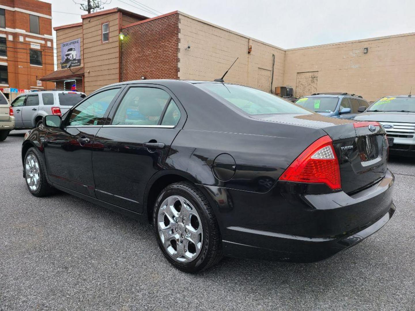 2010 BLACK FORD FUSION SE (3FAHP0HA8AR) with an 2.5L engine, Automatic transmission, located at 7981 Paxton Street, Harrisburg, PA, 17111, (717) 561-2926, 40.261490, -76.749229 - WE FINANCE!!! Good Credit/ Bad Credit/ No Credit - ALL Trade-Ins Welcomed!!! ***Guaranteed Credit Approval*** APPLY ONLINE or CALL us TODAY ;) Internet Prices and Marketplace Prices are SPECIAL discounted ***CASH DEALS*** Retail Prices are higher. Please call us to discuss your cash and finan - Photo#2