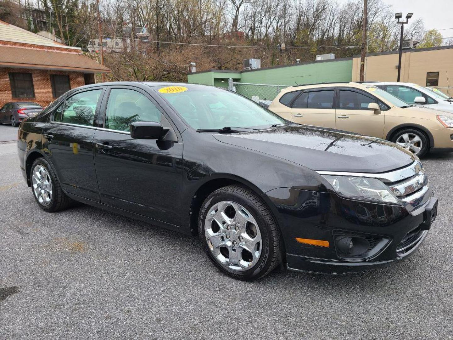 2010 BLACK FORD FUSION SE (3FAHP0HA8AR) with an 2.5L engine, Automatic transmission, located at 7981 Paxton Street, Harrisburg, PA, 17111, (717) 561-2926, 40.261490, -76.749229 - WE FINANCE!!! Good Credit/ Bad Credit/ No Credit - ALL Trade-Ins Welcomed!!! ***Guaranteed Credit Approval*** APPLY ONLINE or CALL us TODAY ;) Internet Prices and Marketplace Prices are SPECIAL discounted ***CASH DEALS*** Retail Prices are higher. Please call us to discuss your cash and finan - Photo#6