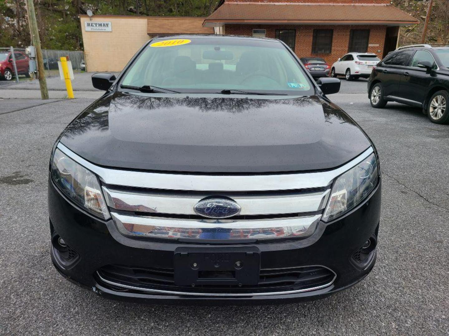 2010 BLACK FORD FUSION SE (3FAHP0HA8AR) with an 2.5L engine, Automatic transmission, located at 7981 Paxton Street, Harrisburg, PA, 17111, (717) 561-2926, 40.261490, -76.749229 - WE FINANCE!!! Good Credit/ Bad Credit/ No Credit - ALL Trade-Ins Welcomed!!! ***Guaranteed Credit Approval*** APPLY ONLINE or CALL us TODAY ;) Internet Prices and Marketplace Prices are SPECIAL discounted ***CASH DEALS*** Retail Prices are higher. Please call us to discuss your cash and finan - Photo#7