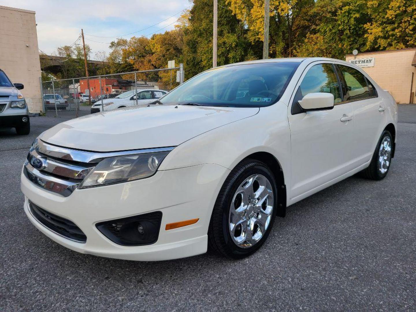 2010 WHITE FORD FUSION SE (3FAHP0HA7AR) with an 2.5L engine, Automatic transmission, located at 117 North Cameron Street, Harrisburg, PA, 17101, (717) 963-8962, 40.266762, -76.875259 - WE FINANCE!!! Good Credit/ Bad Credit/ No Credit - ALL Trade-Ins Welcomed!!! ***Guaranteed Credit Approval*** APPLY ONLINE or CALL us TODAY ;) Internet Prices and Marketplace Prices are SPECIAL discounted ***CASH DEALS*** Retail Prices are higher. Please call us to discuss your cash and finan - Photo#0