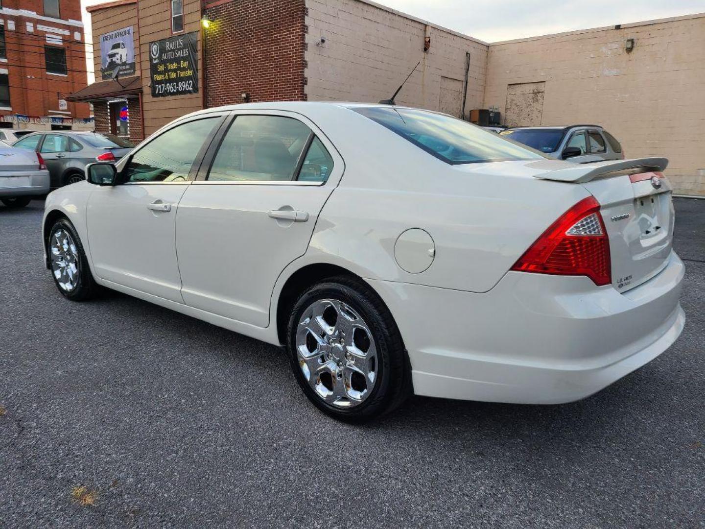 2010 WHITE FORD FUSION SE (3FAHP0HA7AR) with an 2.5L engine, Automatic transmission, located at 117 North Cameron Street, Harrisburg, PA, 17101, (717) 963-8962, 40.266762, -76.875259 - WE FINANCE!!! Good Credit/ Bad Credit/ No Credit - ALL Trade-Ins Welcomed!!! ***Guaranteed Credit Approval*** APPLY ONLINE or CALL us TODAY ;) Internet Prices and Marketplace Prices are SPECIAL discounted ***CASH DEALS*** Retail Prices are higher. Please call us to discuss your cash and finan - Photo#2