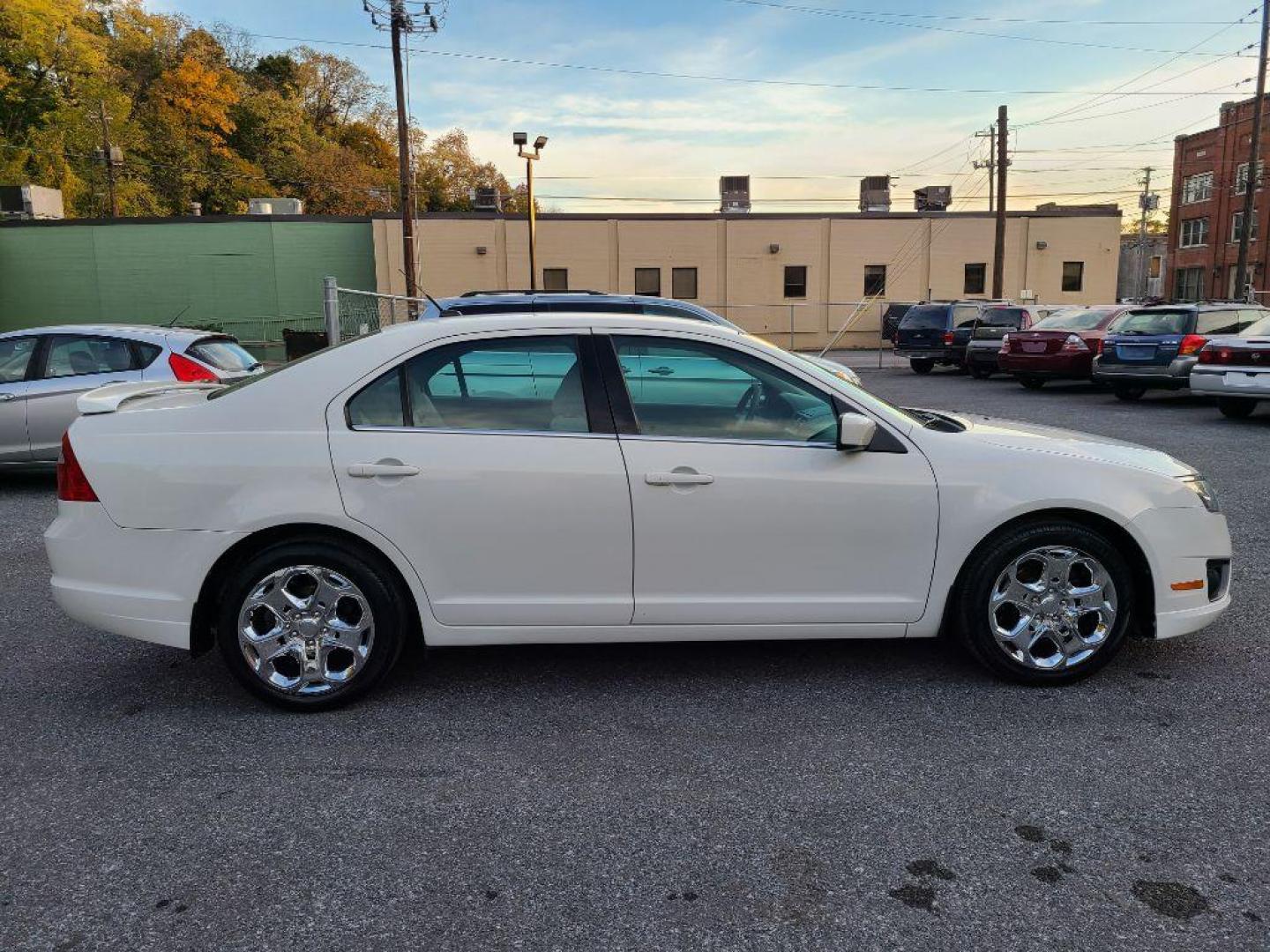 2010 WHITE FORD FUSION SE (3FAHP0HA7AR) with an 2.5L engine, Automatic transmission, located at 117 North Cameron Street, Harrisburg, PA, 17101, (717) 963-8962, 40.266762, -76.875259 - WE FINANCE!!! Good Credit/ Bad Credit/ No Credit - ALL Trade-Ins Welcomed!!! ***Guaranteed Credit Approval*** APPLY ONLINE or CALL us TODAY ;) Internet Prices and Marketplace Prices are SPECIAL discounted ***CASH DEALS*** Retail Prices are higher. Please call us to discuss your cash and finan - Photo#5