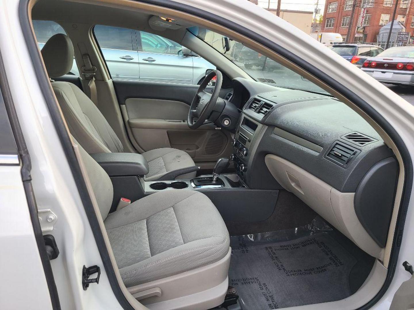 2010 WHITE FORD FUSION SE (3FAHP0HA7AR) with an 2.5L engine, Automatic transmission, located at 117 North Cameron Street, Harrisburg, PA, 17101, (717) 963-8962, 40.266762, -76.875259 - WE FINANCE!!! Good Credit/ Bad Credit/ No Credit - ALL Trade-Ins Welcomed!!! ***Guaranteed Credit Approval*** APPLY ONLINE or CALL us TODAY ;) Internet Prices and Marketplace Prices are SPECIAL discounted ***CASH DEALS*** Retail Prices are higher. Please call us to discuss your cash and finan - Photo#8