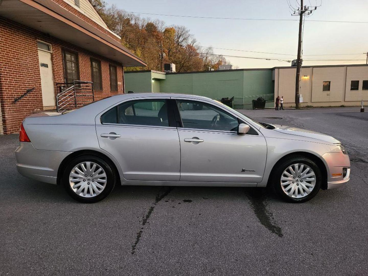 2010 SILVER FORD FUSION HYBRID (3FADP0L3XAR) with an 2.5L engine, Continuously Variable transmission, located at 7981 Paxton Street, Harrisburg, PA, 17111, (717) 561-2926, 40.261490, -76.749229 - WE FINANCE!!! Good Credit/ Bad Credit/ No Credit - ALL Trade-Ins Welcomed!!! ***Guaranteed Credit Approval*** APPLY ONLINE or CALL us TODAY ;) Internet Prices and Marketplace Prices are SPECIAL discounted ***CASH DEALS*** Retail Prices are higher. Please call us to discuss your cash and finan - Photo#5