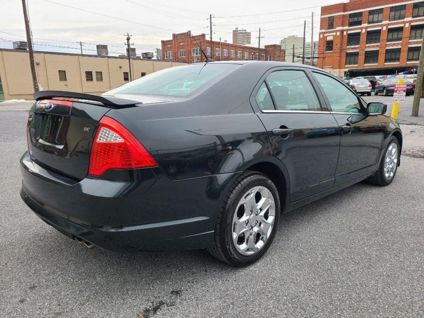 2010 GREEN FORD FUSION SE (3FAHP0HAXAR) with an 2.5L engine, Automatic transmission, located at 7981 Paxton Street, Harrisburg, PA, 17111, (717) 561-2926, 40.261490, -76.749229 - WE FINANCE!!! Good Credit/ Bad Credit/ No Credit - ALL Trade-Ins Welcomed!!! ***Guaranteed Credit Approval*** APPLY ONLINE or CALL us TODAY ;) Internet Prices and Marketplace Prices are SPECIAL discounted ***CASH DEALS*** Retail Prices are higher. Please call us to discuss your cash and finan - Photo#13