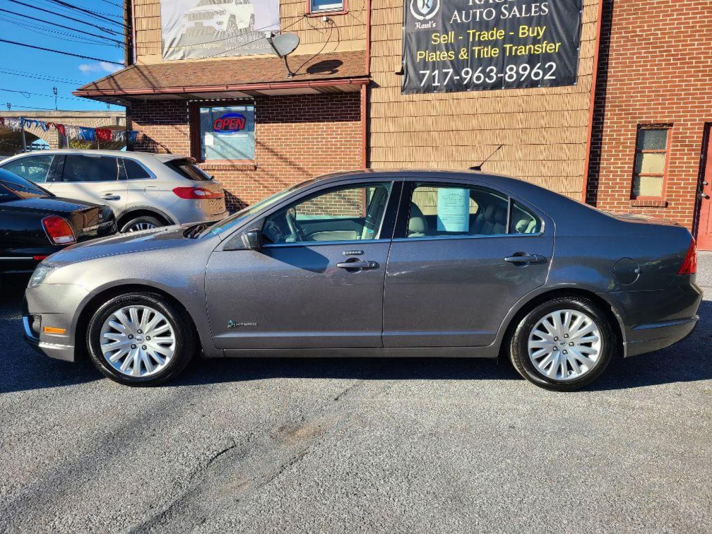 2010 GREEN FORD FUSION SE (3FAHP0HAXAR) with an 2.5L engine, Automatic transmission, located at 7981 Paxton Street, Harrisburg, PA, 17111, (717) 561-2926, 40.261490, -76.749229 - WE FINANCE!!! Good Credit/ Bad Credit/ No Credit - ALL Trade-Ins Welcomed!!! ***Guaranteed Credit Approval*** APPLY ONLINE or CALL us TODAY ;) Internet Prices and Marketplace Prices are SPECIAL discounted ***CASH DEALS*** Retail Prices are higher. Please call us to discuss your cash and finan - Photo#1