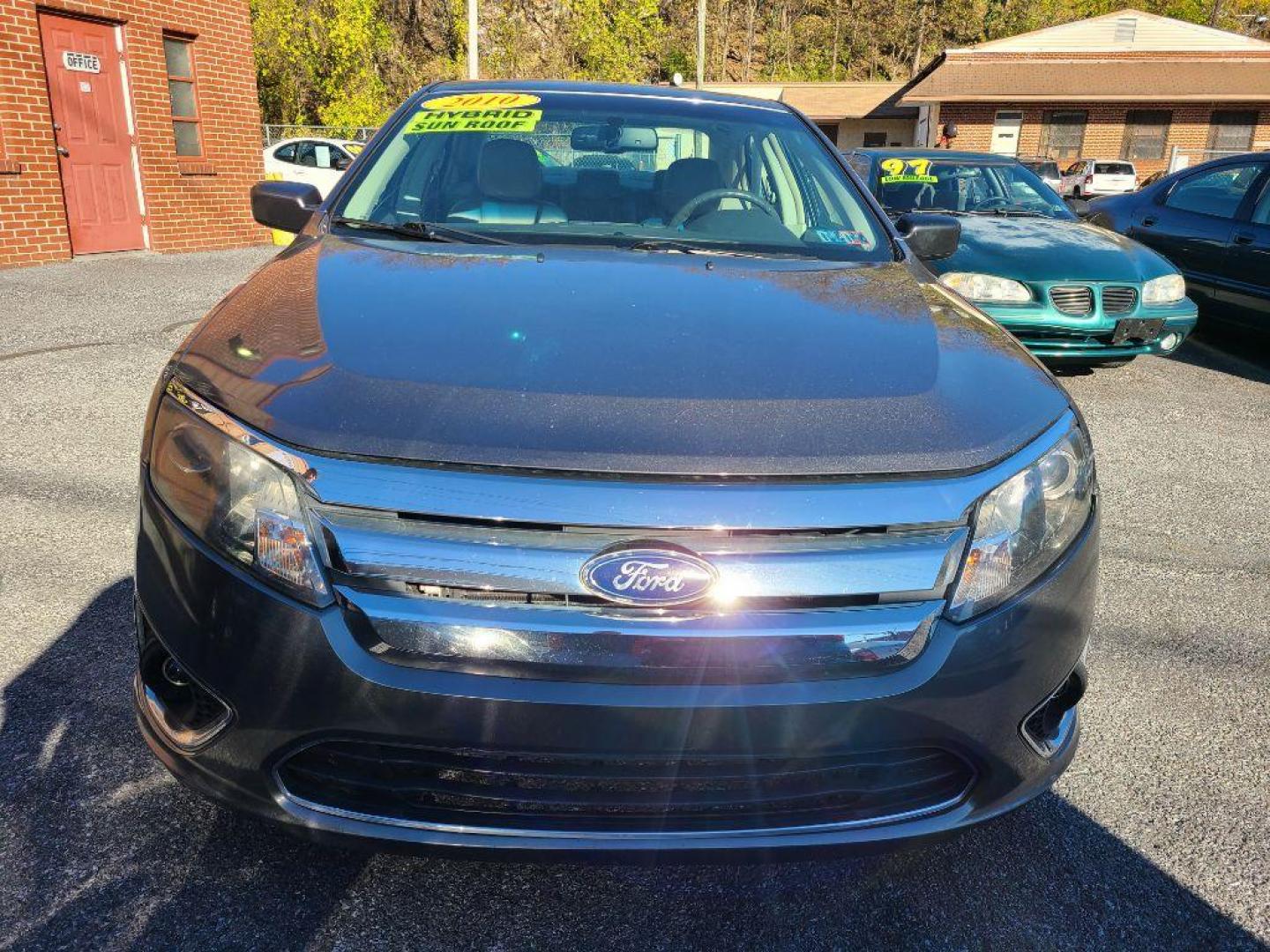 2010 GREEN FORD FUSION SE (3FAHP0HAXAR) with an 2.5L engine, Automatic transmission, located at 7981 Paxton Street, Harrisburg, PA, 17111, (717) 561-2926, 40.261490, -76.749229 - WE FINANCE!!! Good Credit/ Bad Credit/ No Credit - ALL Trade-Ins Welcomed!!! ***Guaranteed Credit Approval*** APPLY ONLINE or CALL us TODAY ;) Internet Prices and Marketplace Prices are SPECIAL discounted ***CASH DEALS*** Retail Prices are higher. Please call us to discuss your cash and finan - Photo#6